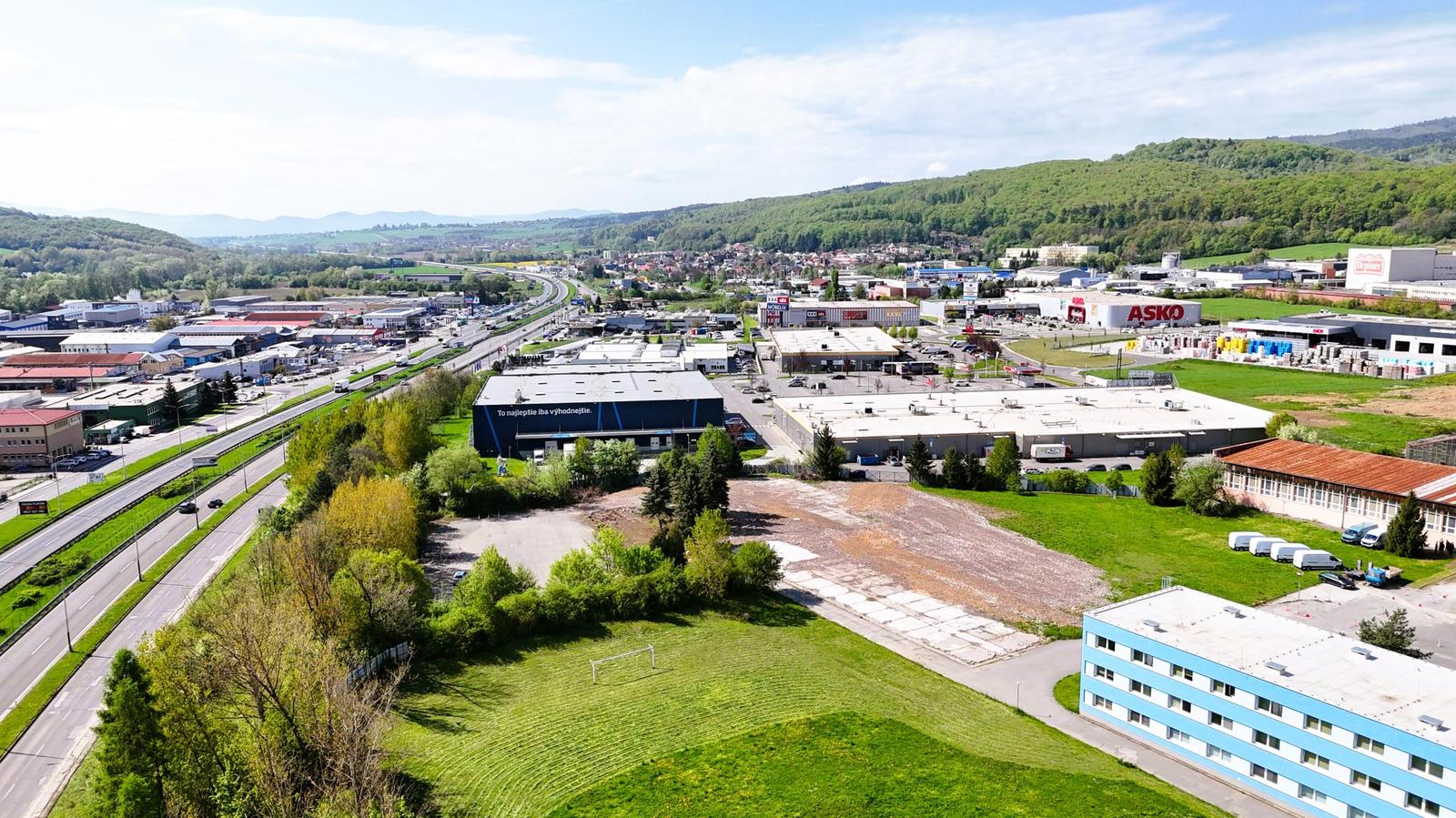 Stavebný pozemok v nákupnej zóne Radvaň Park – Ban. Bystrica