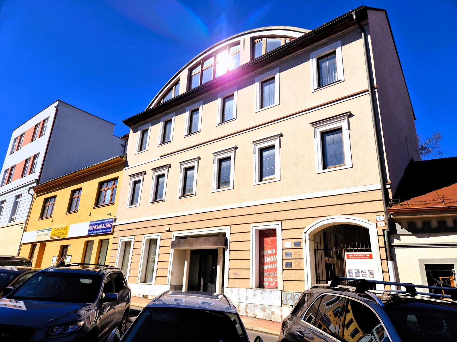 Administratívna budova v historickom centre Banskej Bystrice