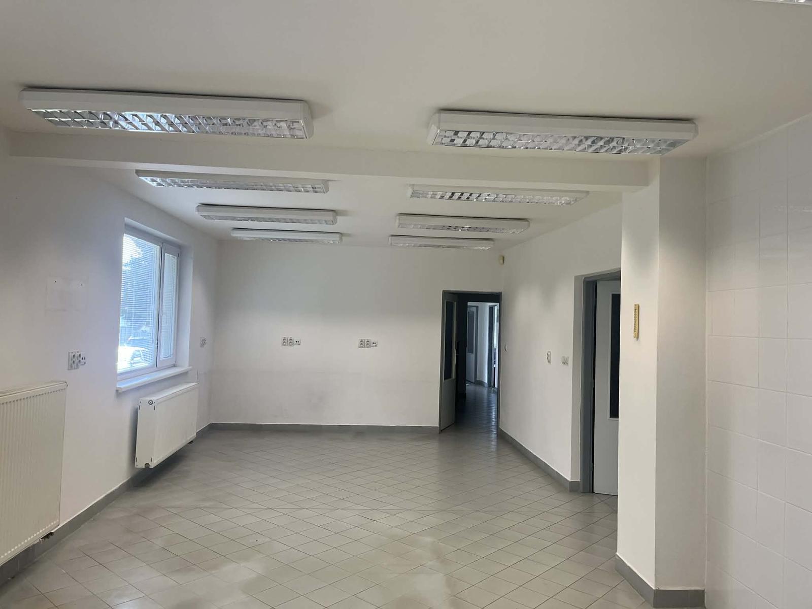 Investičná príležitosť – zrekonštruovaná budova, 1274 m2 pozemok v širšom centre mesta