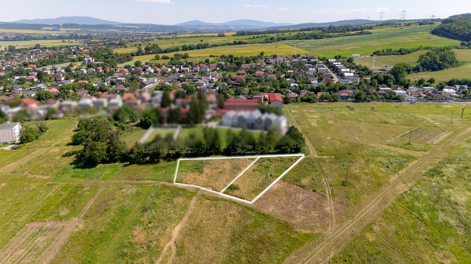 NA PREDAJ Pozemok určený pre IBV v obci Lemešany (1 677 m²)