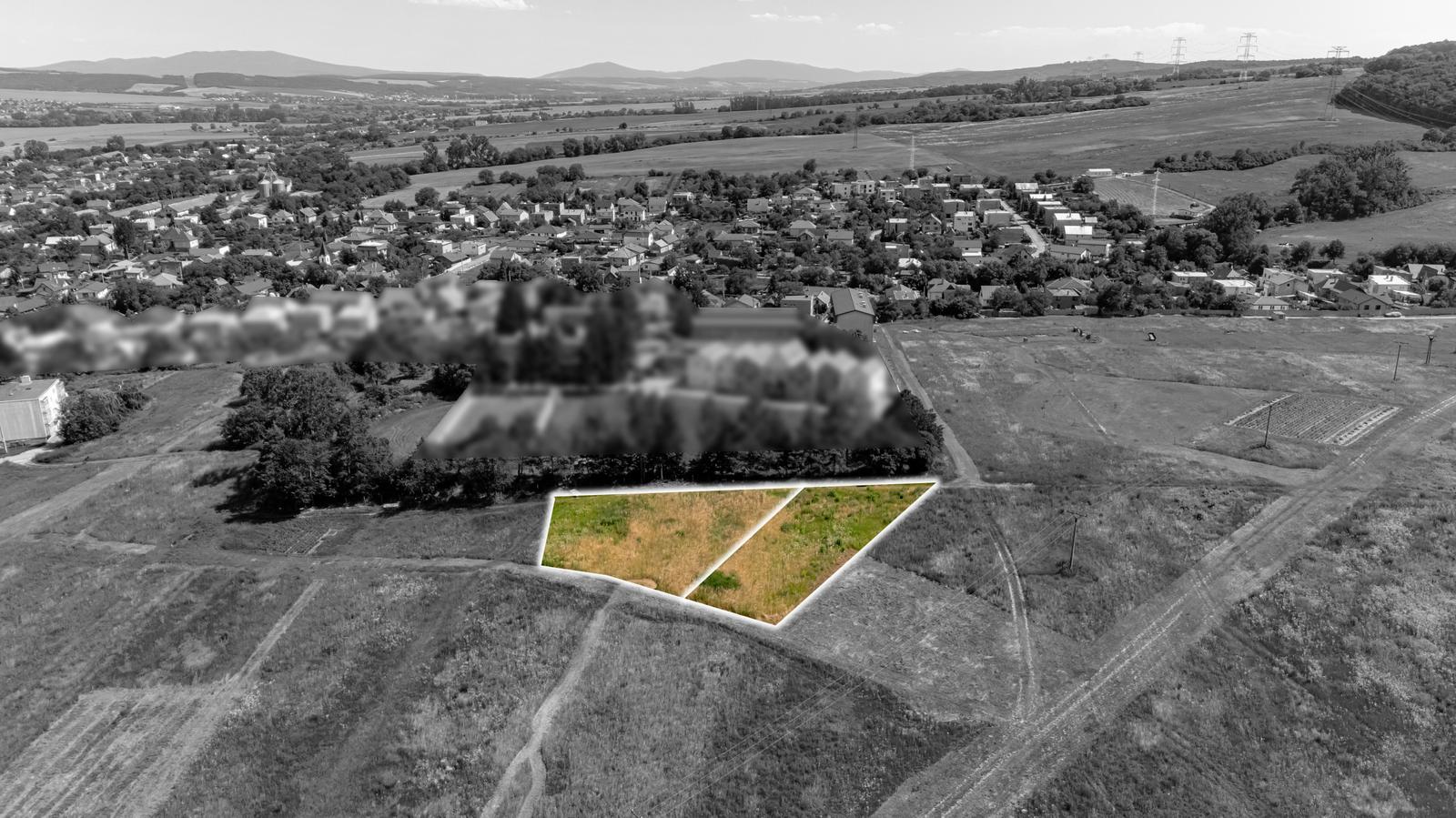 NA PREDAJ Pozemok určený pre IBV v obci Lemešany (1 677 m²) – fotka 2