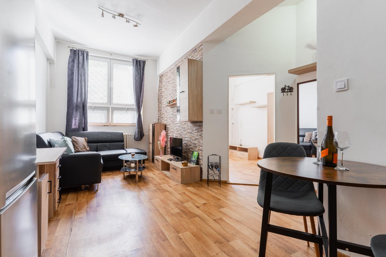 NA PREDAJ 1,5-izbový byt, 42 m2, VODÁRENSKÁ ul., KE - Sever