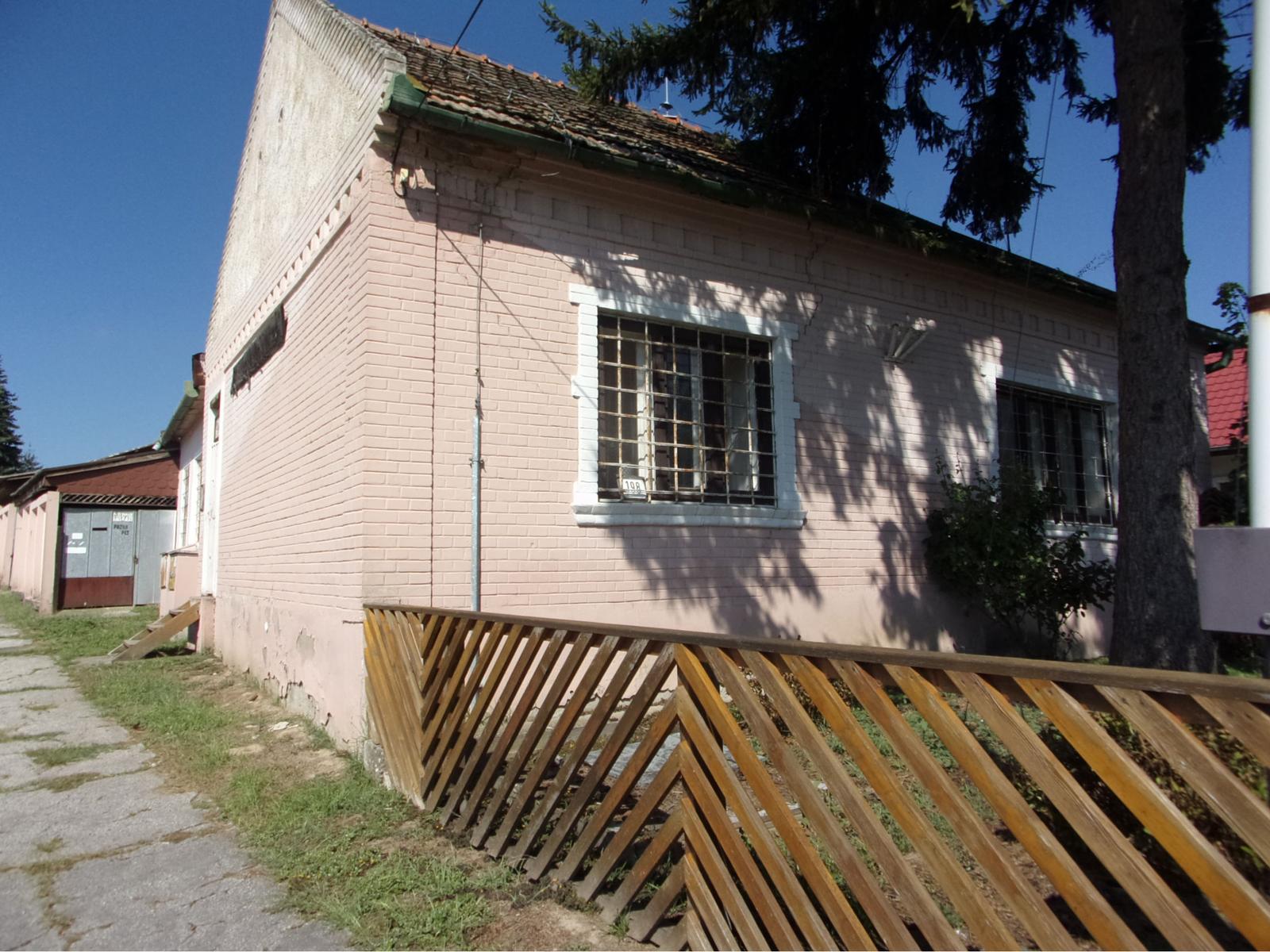 Investičná ponuka - prevádzková budova 400 m2, Plavé Vozokany, Levice