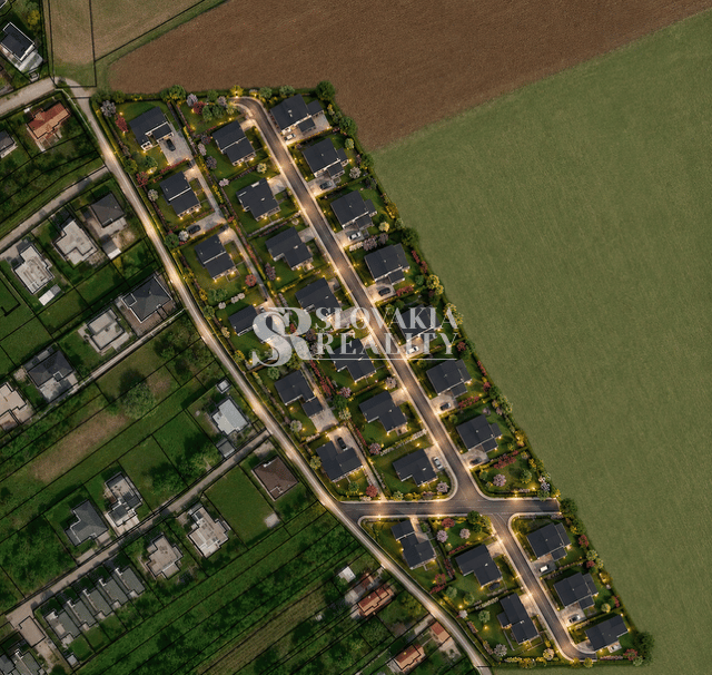 INVESTIČNÝ VEĽKY POZEMOK 993 m² - Nová Chrenová