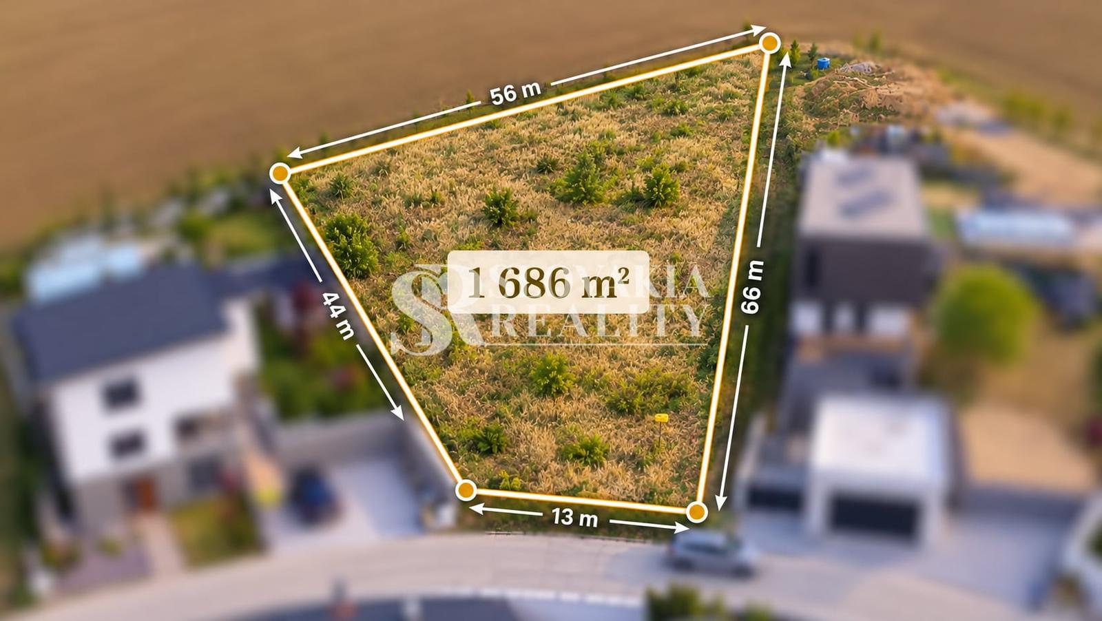 Krásny pozemok s panoramatickým výhľadom na Zobor 1 686 m²