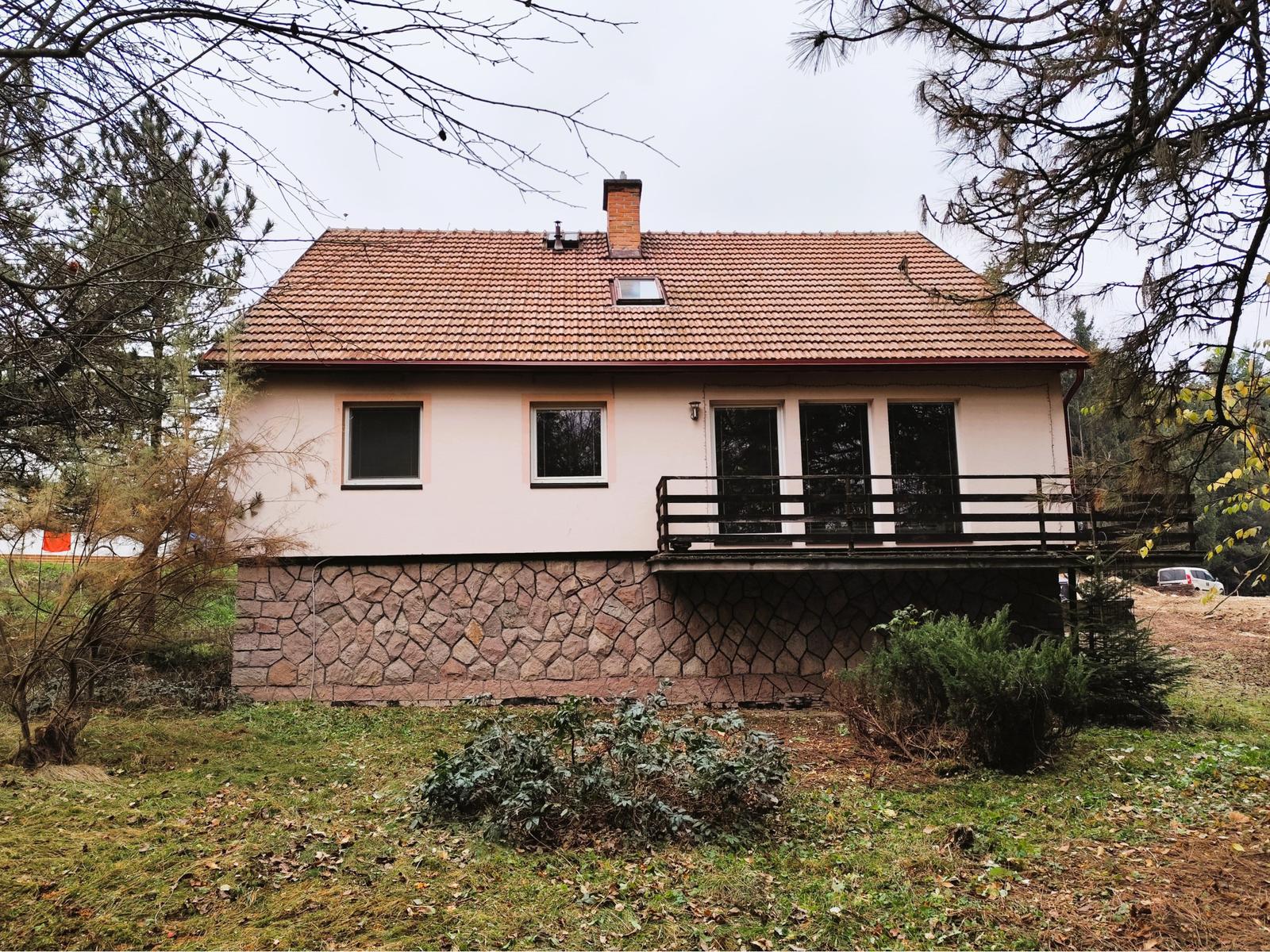Na predaj, Rodinný dom s veľkým pozemkom, Kováčová – fotka 2