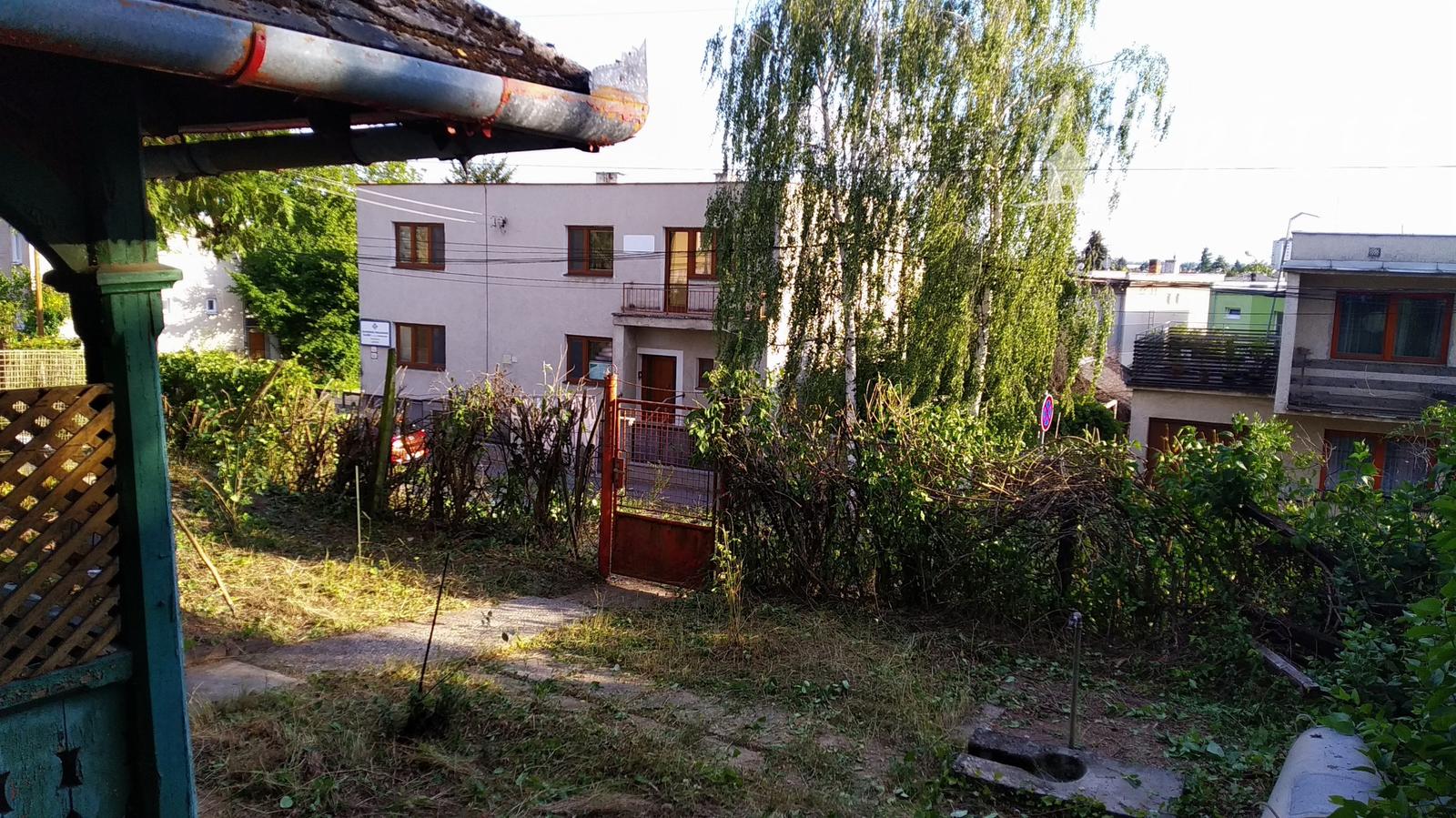 Ponúkame na pre PREDAJ záhradný domček na peknom pozemku o výmere 860m2 – fotka 2