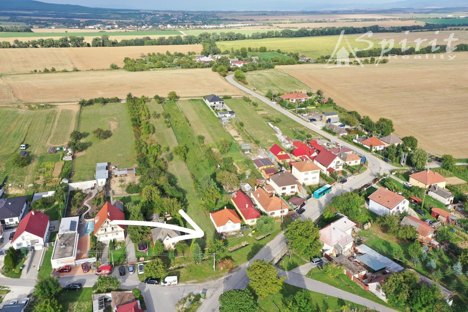 Priestranný stavebný pozemok 2201 m² – ideálny na dom aj veľkú záhradu