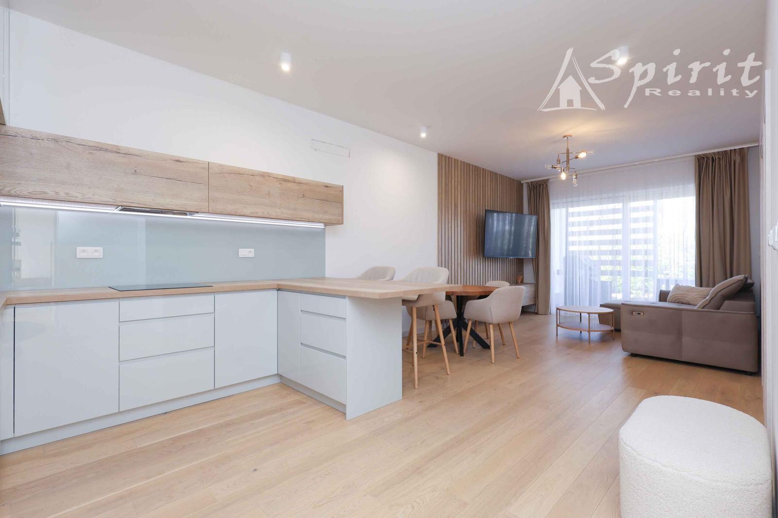 EXKLUZÍVNY 3-IZBOVÝ LUXUSNÝ DOM PRI PENATI GOLF RESORT – CELOROČNÉ BÝVANIE, PRÉMIOVÁ INVESTÍCIA – fotka 2