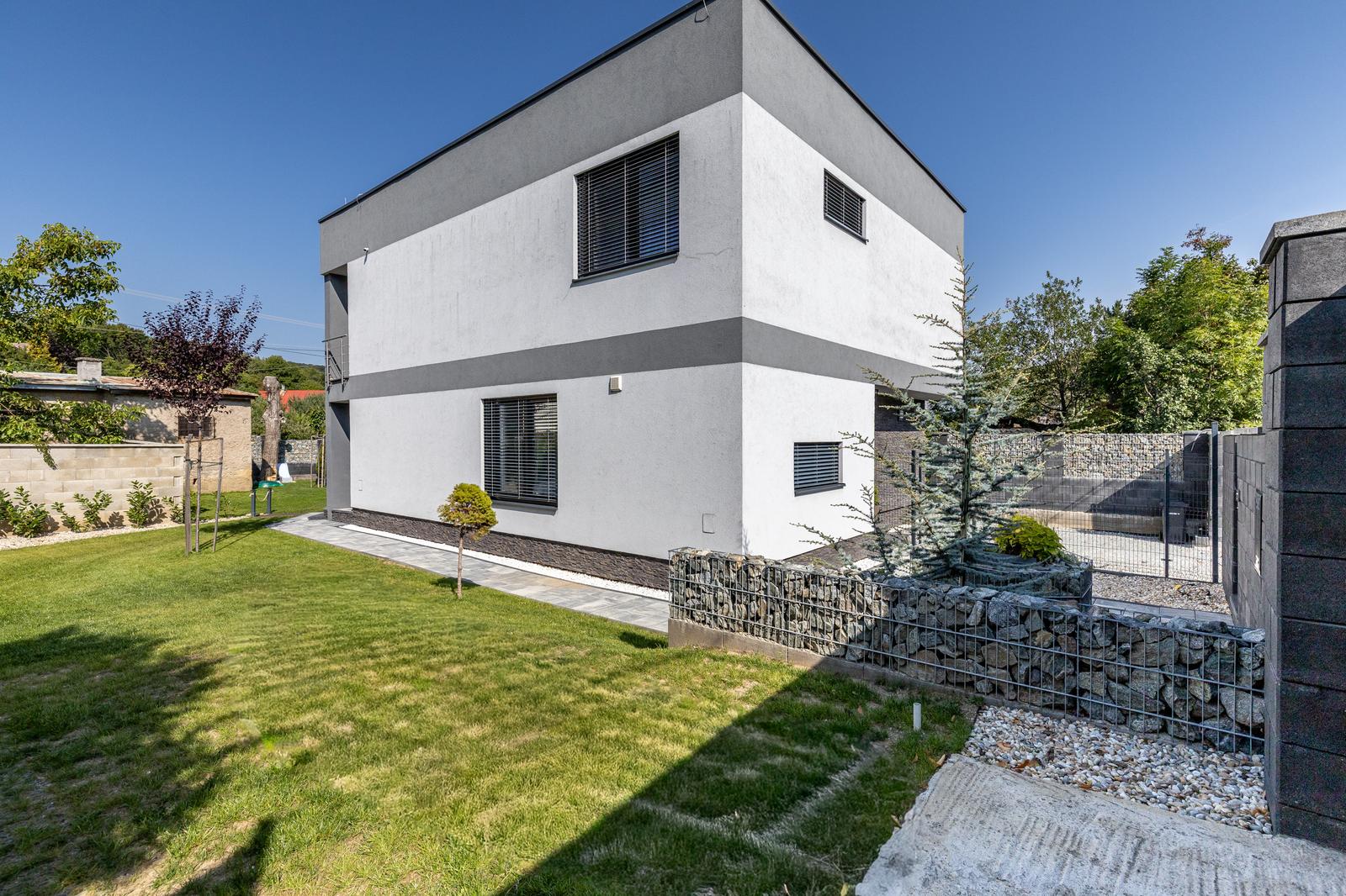 Novostavba rodinného domu, Kavečany – fotka 2