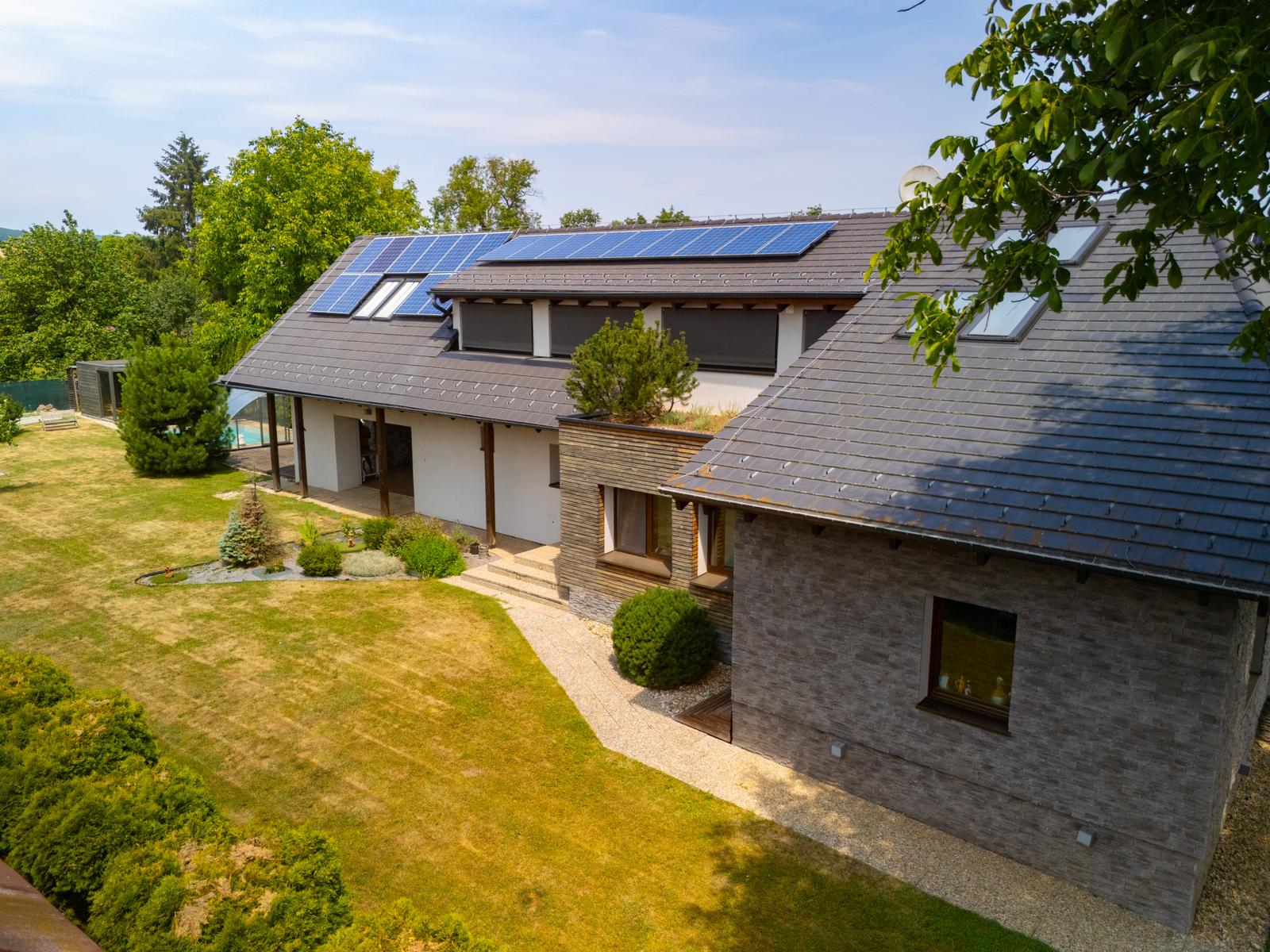 Nadštandardný 4-izbový rodinný dom s wellness, Drienov – fotka 2