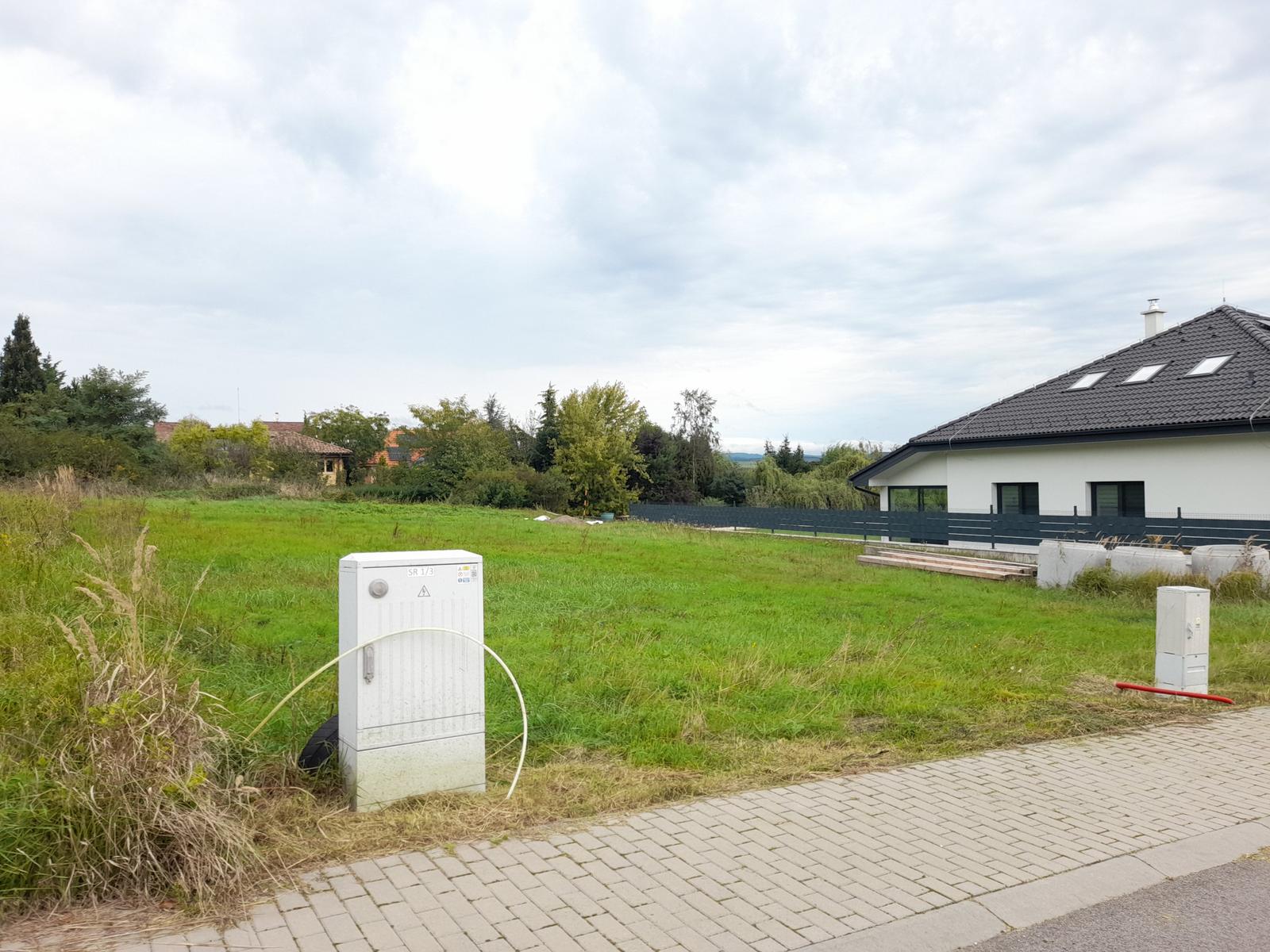 Na predaj stavebný pozemok v obci Beniakovce. – fotka 2