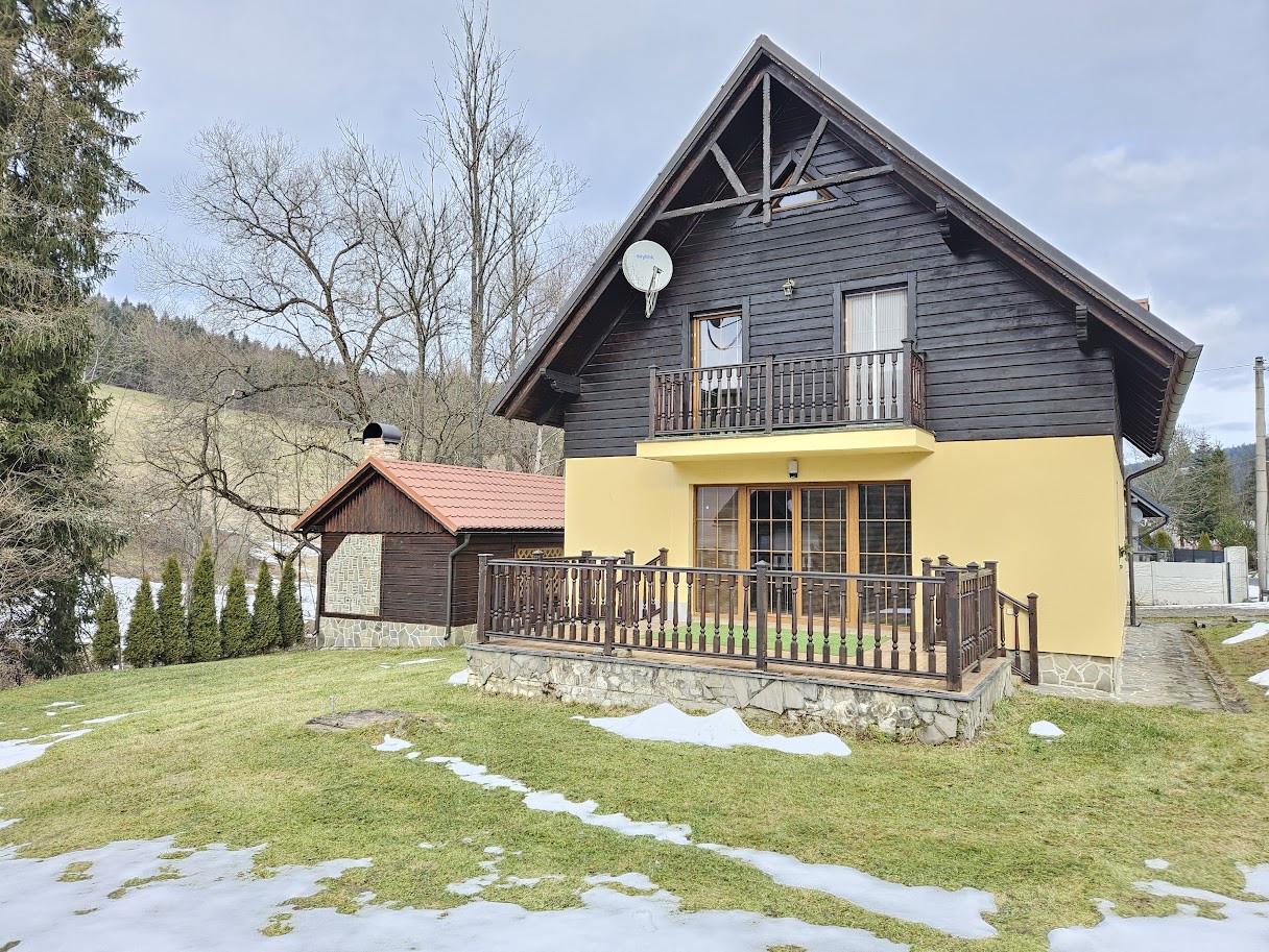 EXKLUZÍVNE chalupa v krásnej prírode  - JEZERSKO, ideálna pre podnikanie