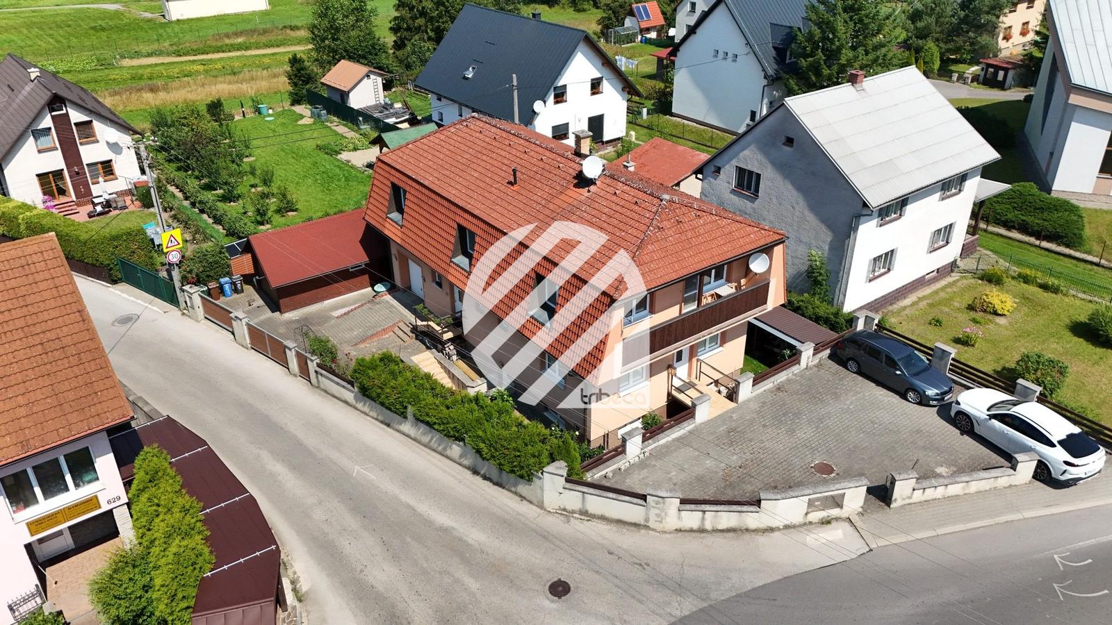 Výhodná cena 259 000 Eur-Čierne/ 2 bytové jednotky+ výrobná dielňa+1276m2