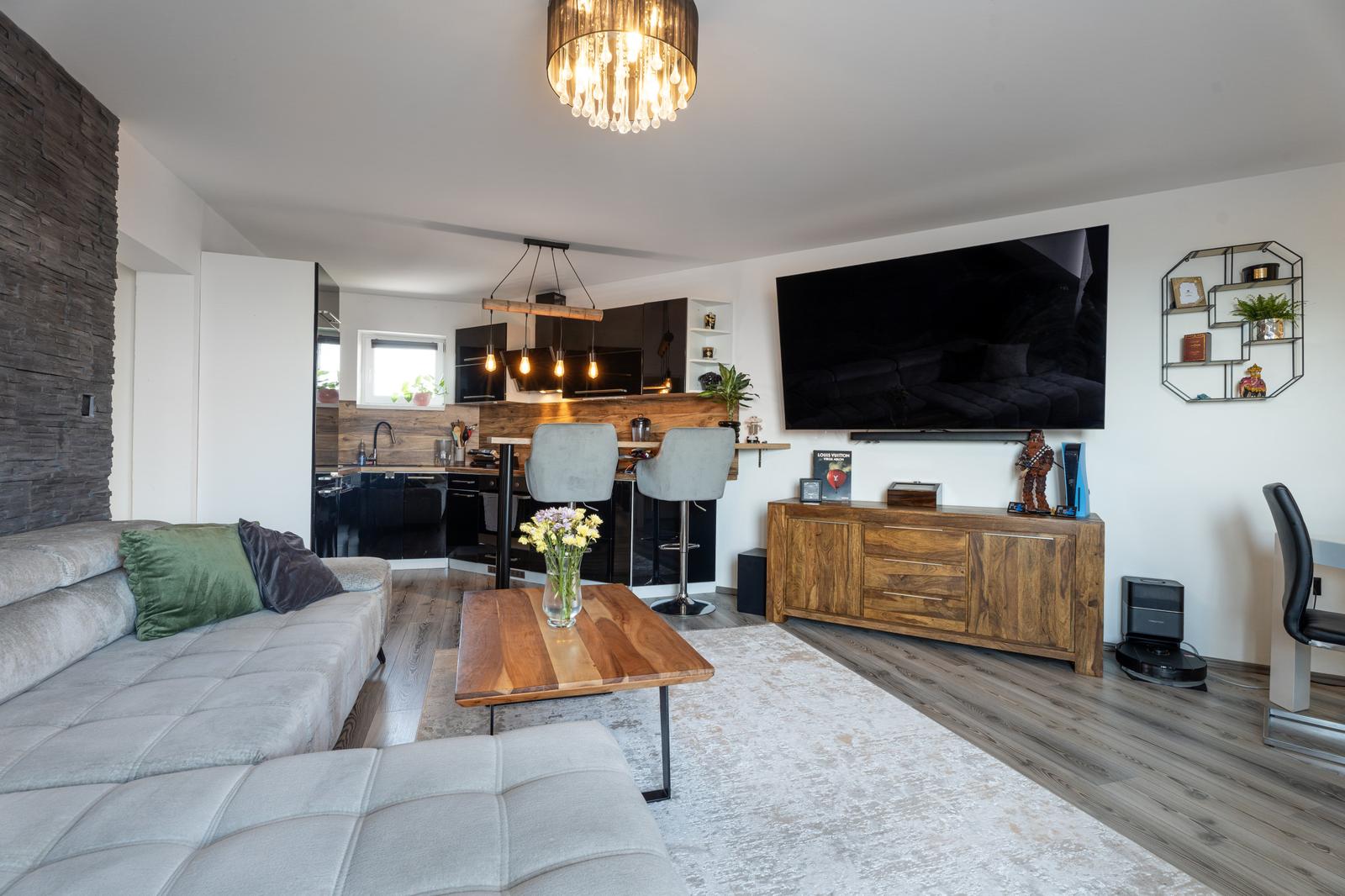 NA PREDAJ | PRIESTRANNÝ 2-IZBOVÝ BYT | 77 m² | BRATISLAVA