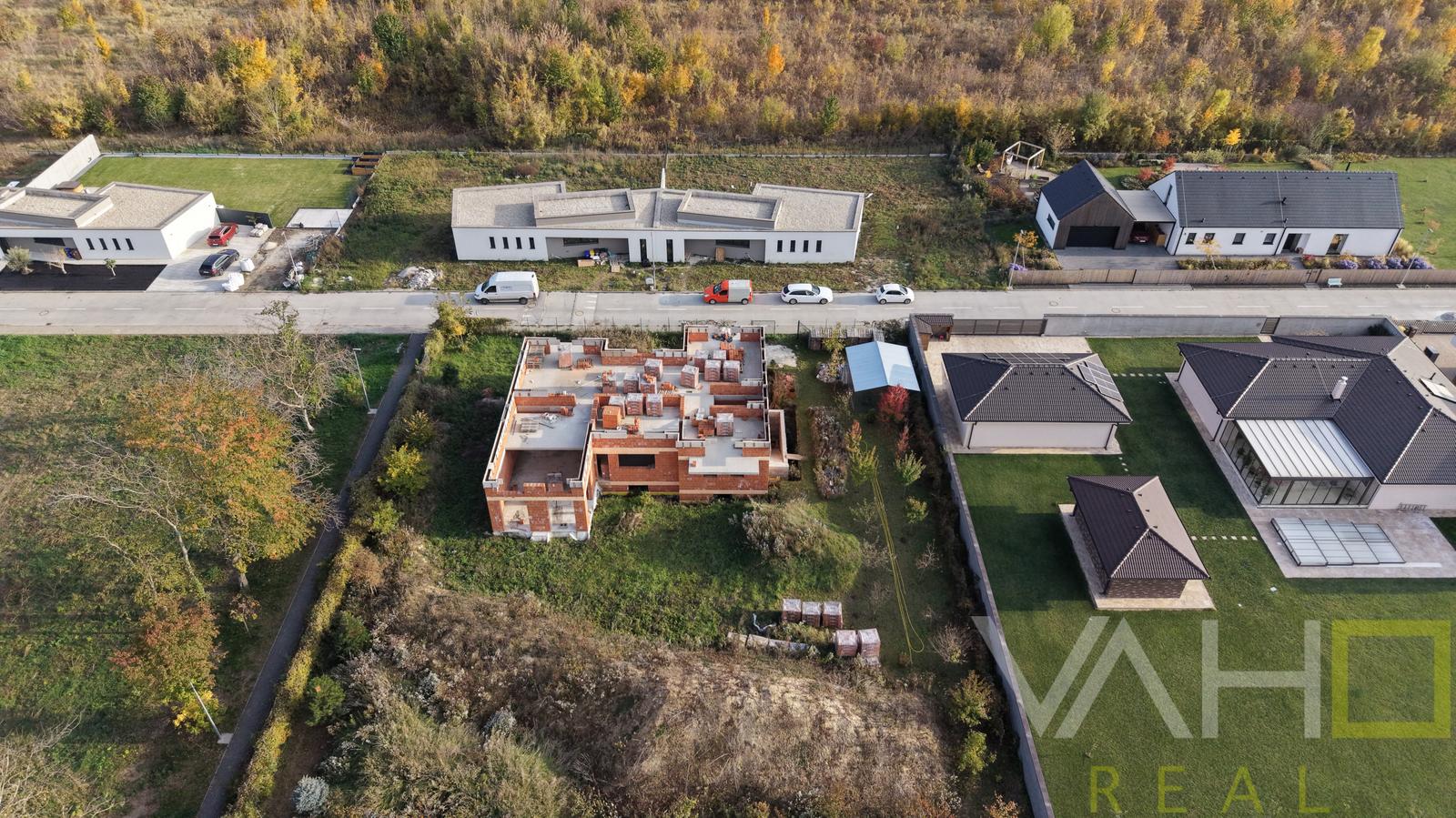 Rozostavaný RD na JEDINEČNOM POZEMKU s výmerou až 2100m2, Kamenná cesta Trnava