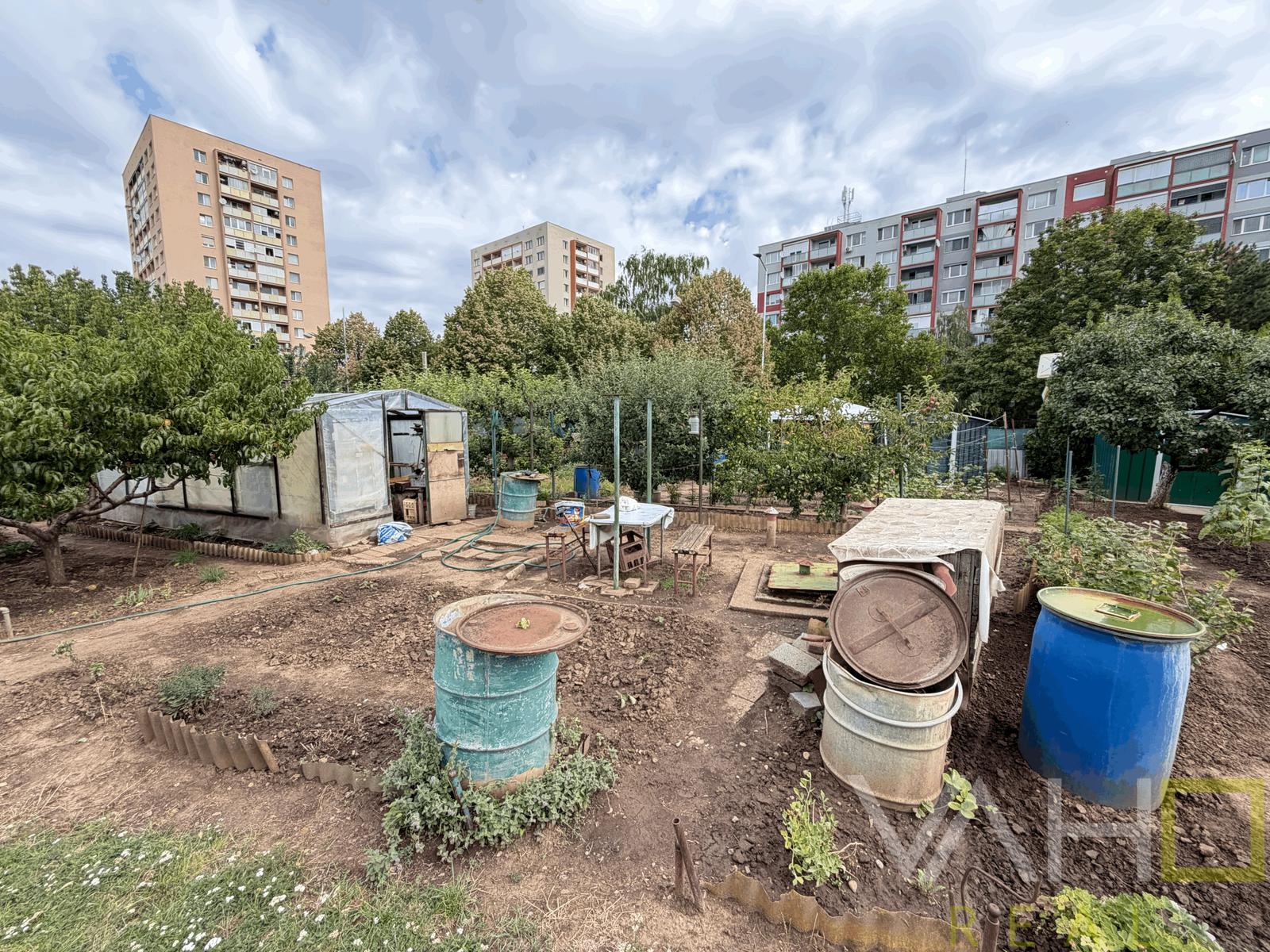 ZÁHRADKA V OSOBNOM VLASTNÍCTVE , 239 m², NERUDOVA ul., TRNAVA