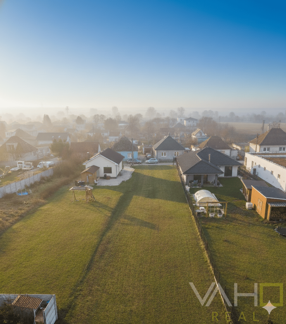 Stavebný pozemok cca 900 m² v obci Madunice – ideálny pre rodinný dom – fotka 2