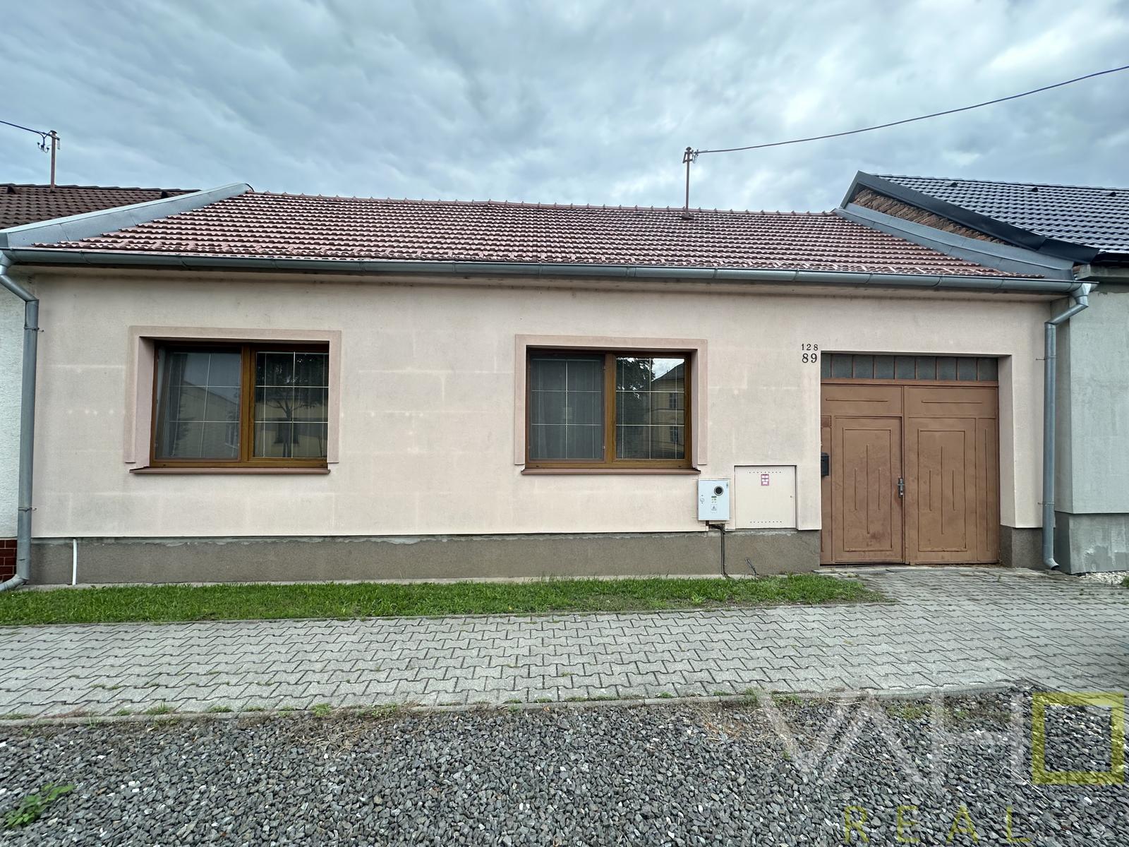 REZERVOVANÉ !!! Na predaj 4 izbový rodinný dom v obci Dolná Krupá. – fotka 2