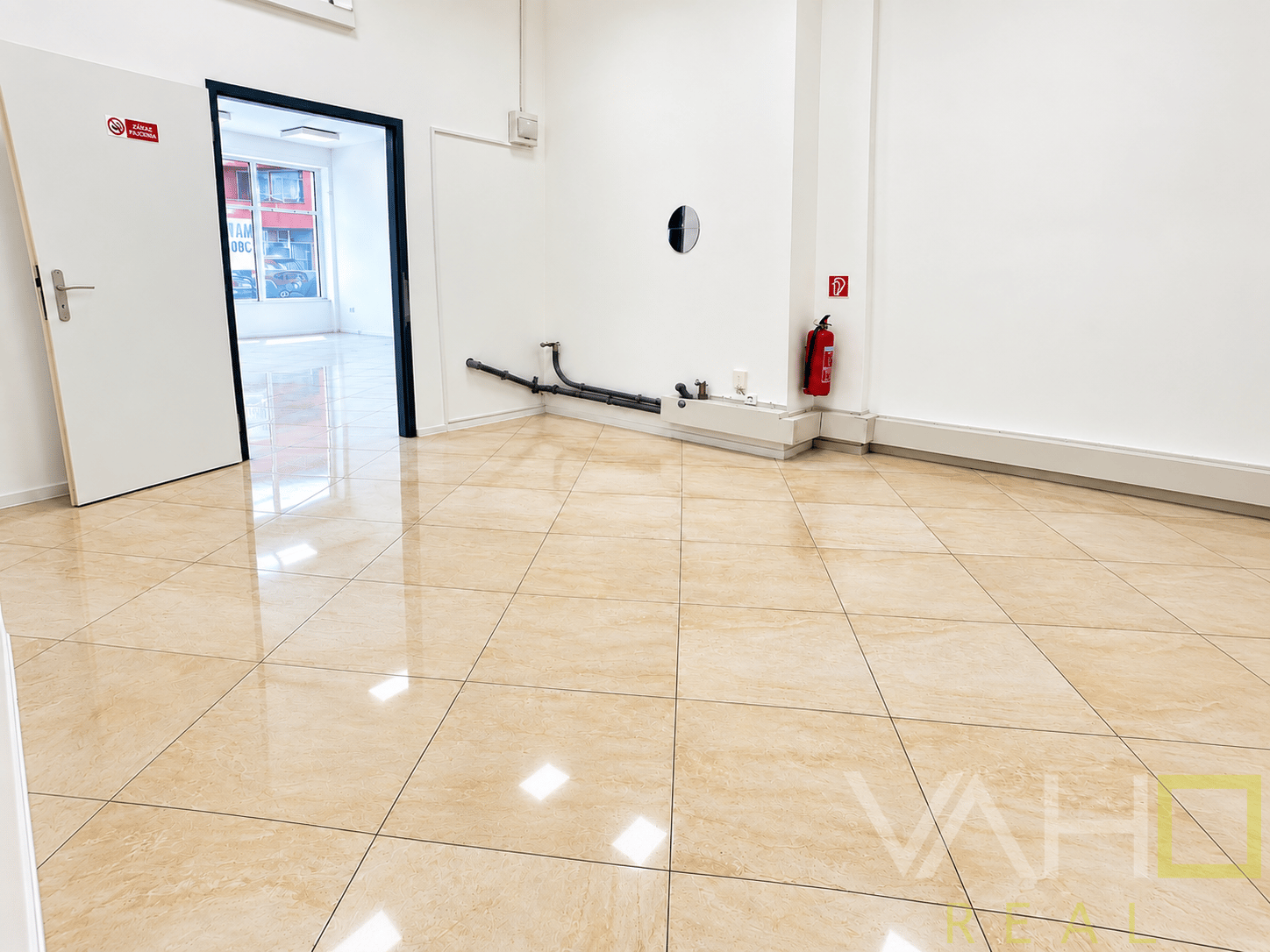 Obchodný priestor Piešťany centrum – ideálne pre biznis – fotka 2
