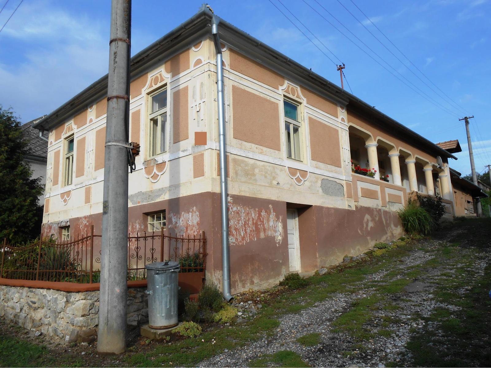 Rodinný dom - usadlosť v obci Hostišovce, okr. Rim. Sobota – fotka 2