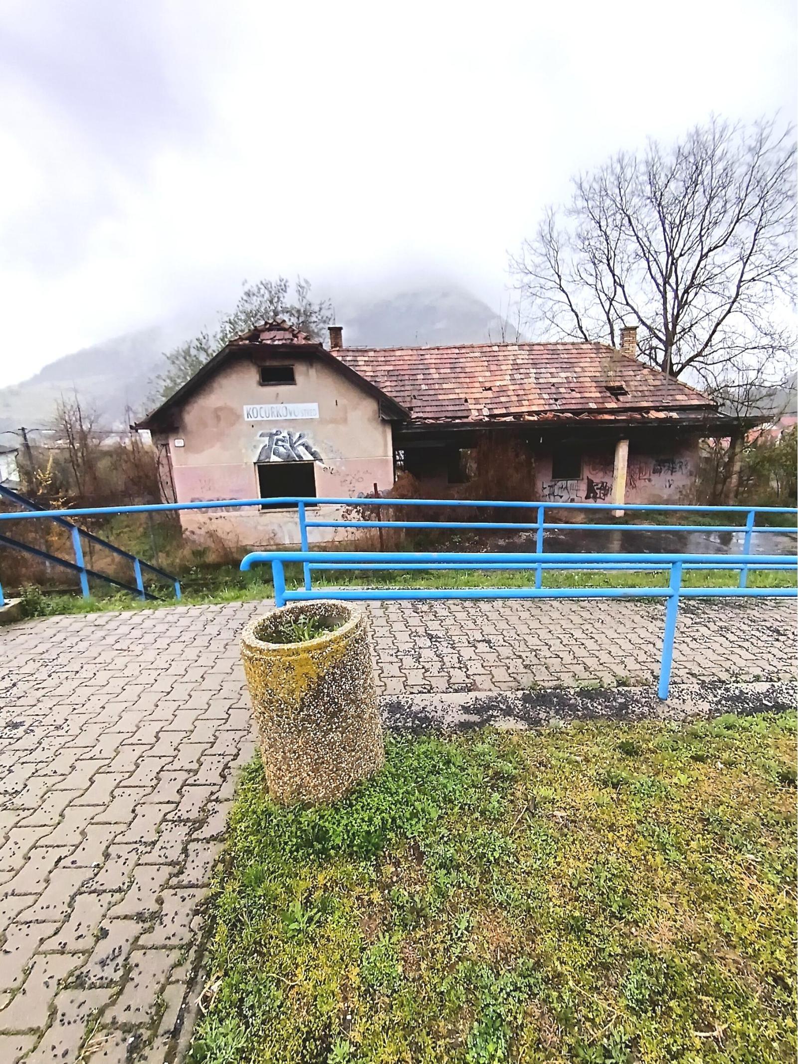 Ponúkame na predaj stavebný pozemok v Tisovci, 381 m2. – fotka 2