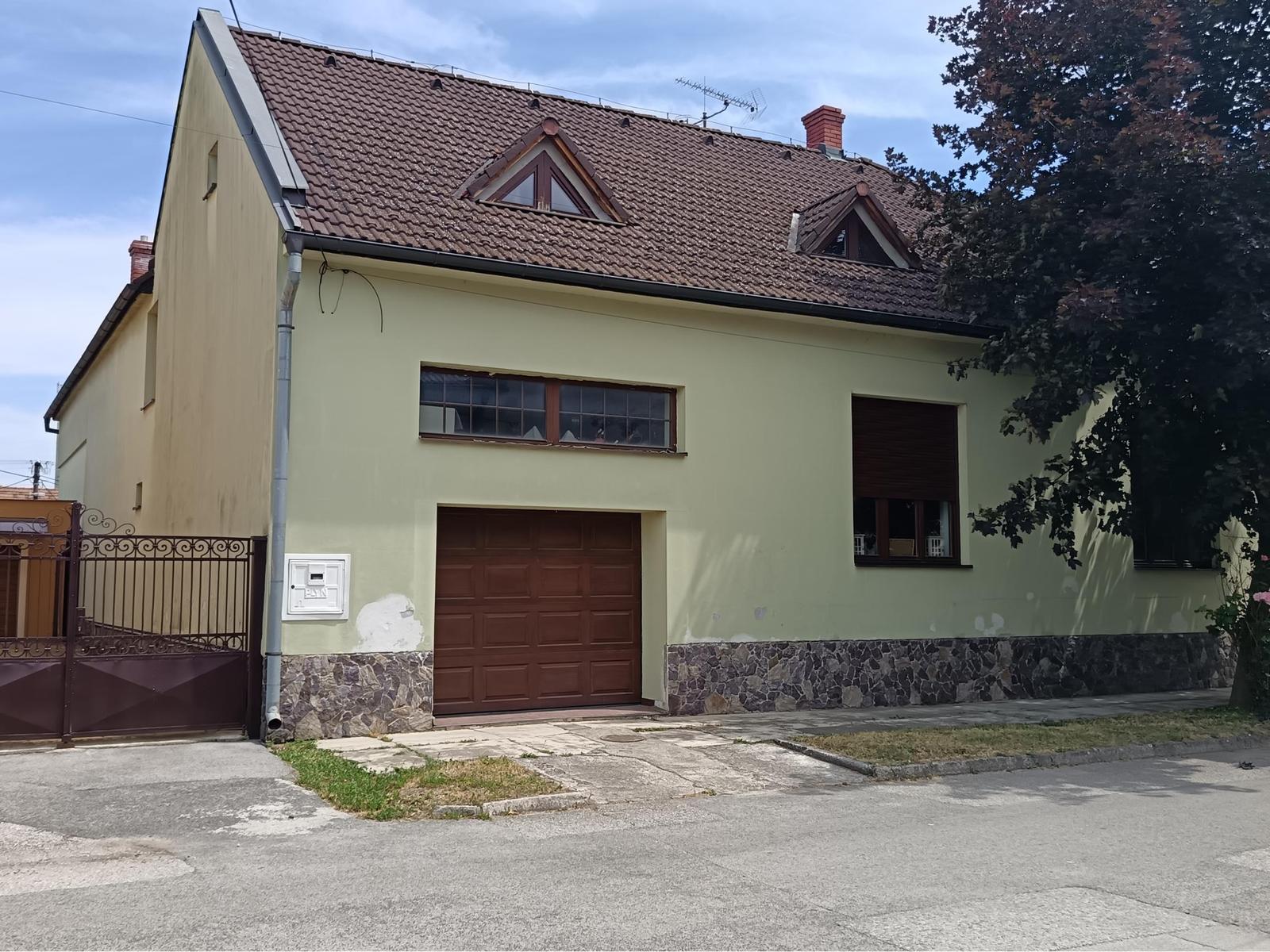 ZNÍŽILI sme cenu o 30.000 Eur,  RD s bazénom v Tornali okr. Revúca