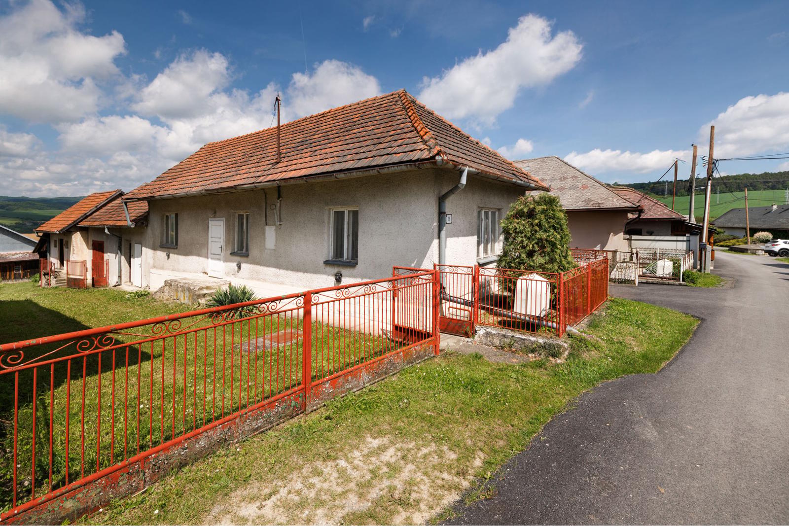 Starší rodinný dom s väčším pozemkom, 1635 m2, Veľký Slivník – fotka 2