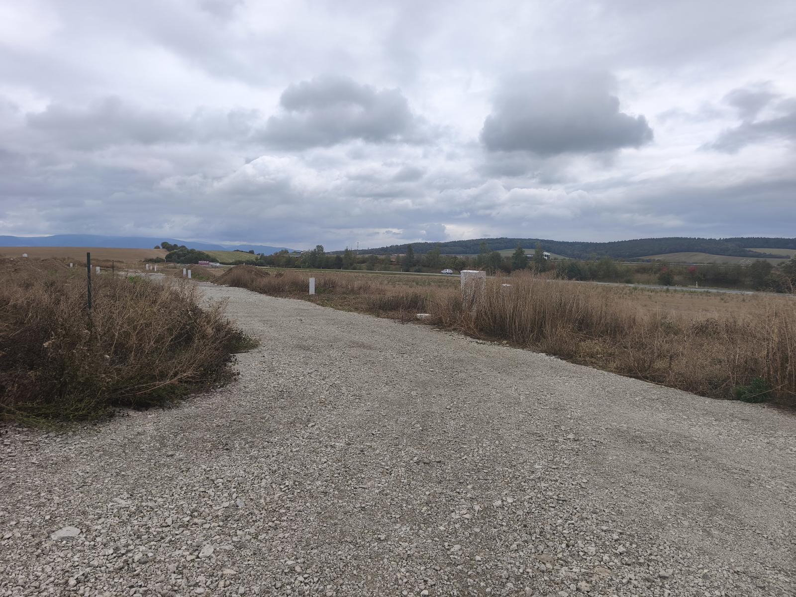 Pozemok na predaj, Svinia – fotka 2