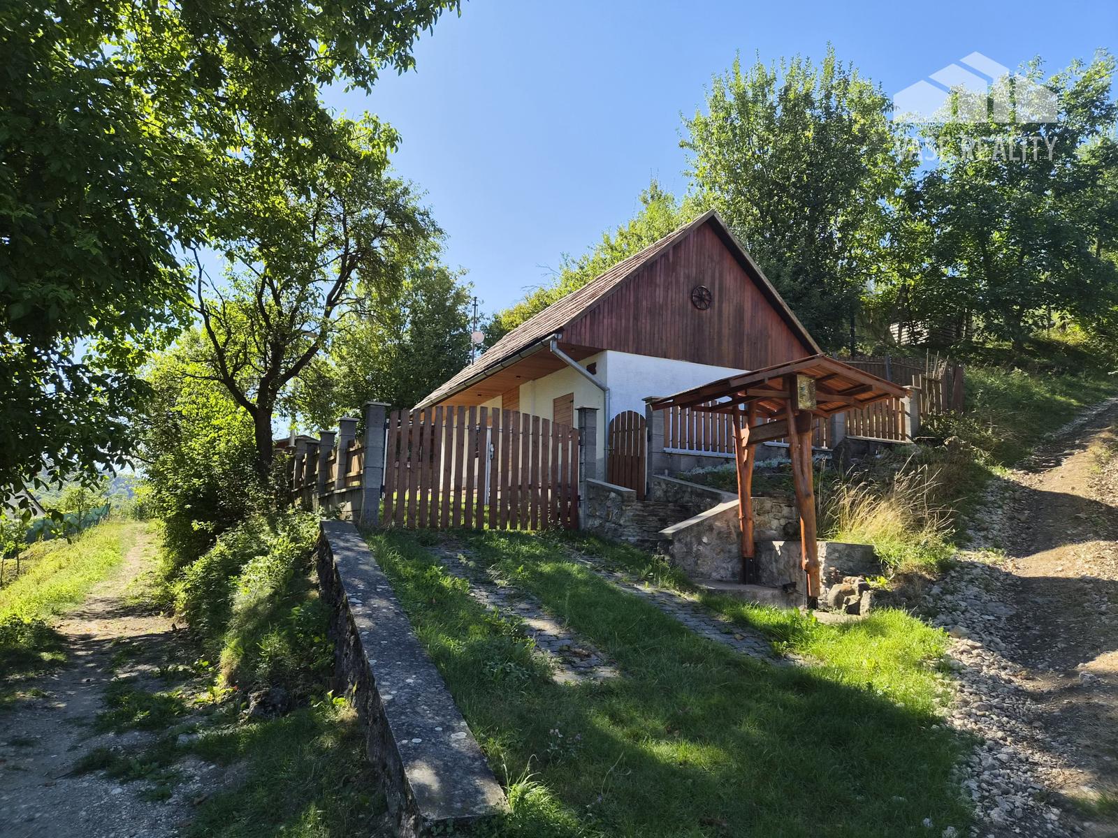 Víkendová chalupa Mikušovce, pozemok 281m2