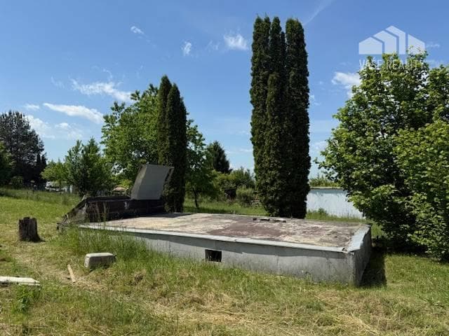 Záhrada 407 m2 s podpivničenou základovou doskou, Soblahov