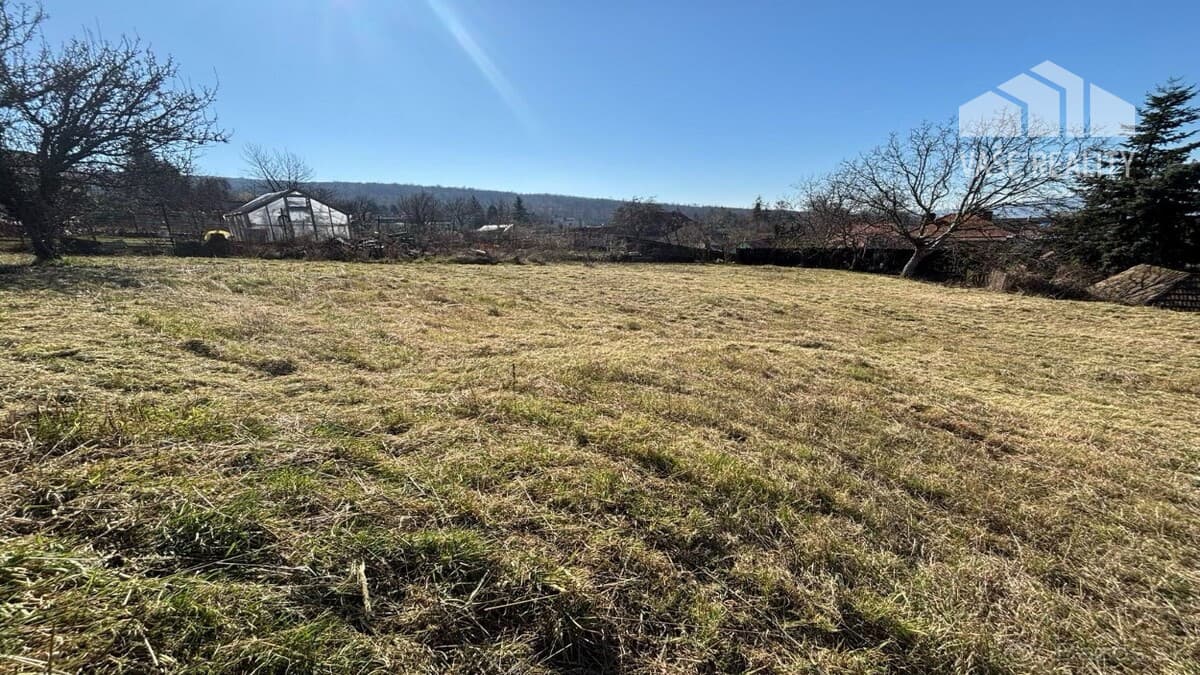 Na predaj Orná pôda Ladce, 1500 m2