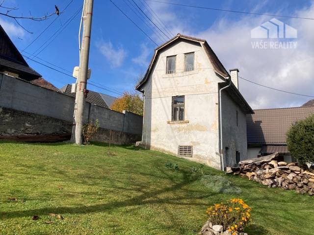 Predáme rodinný dom - Košecké Rovné, pozemok 284 m2