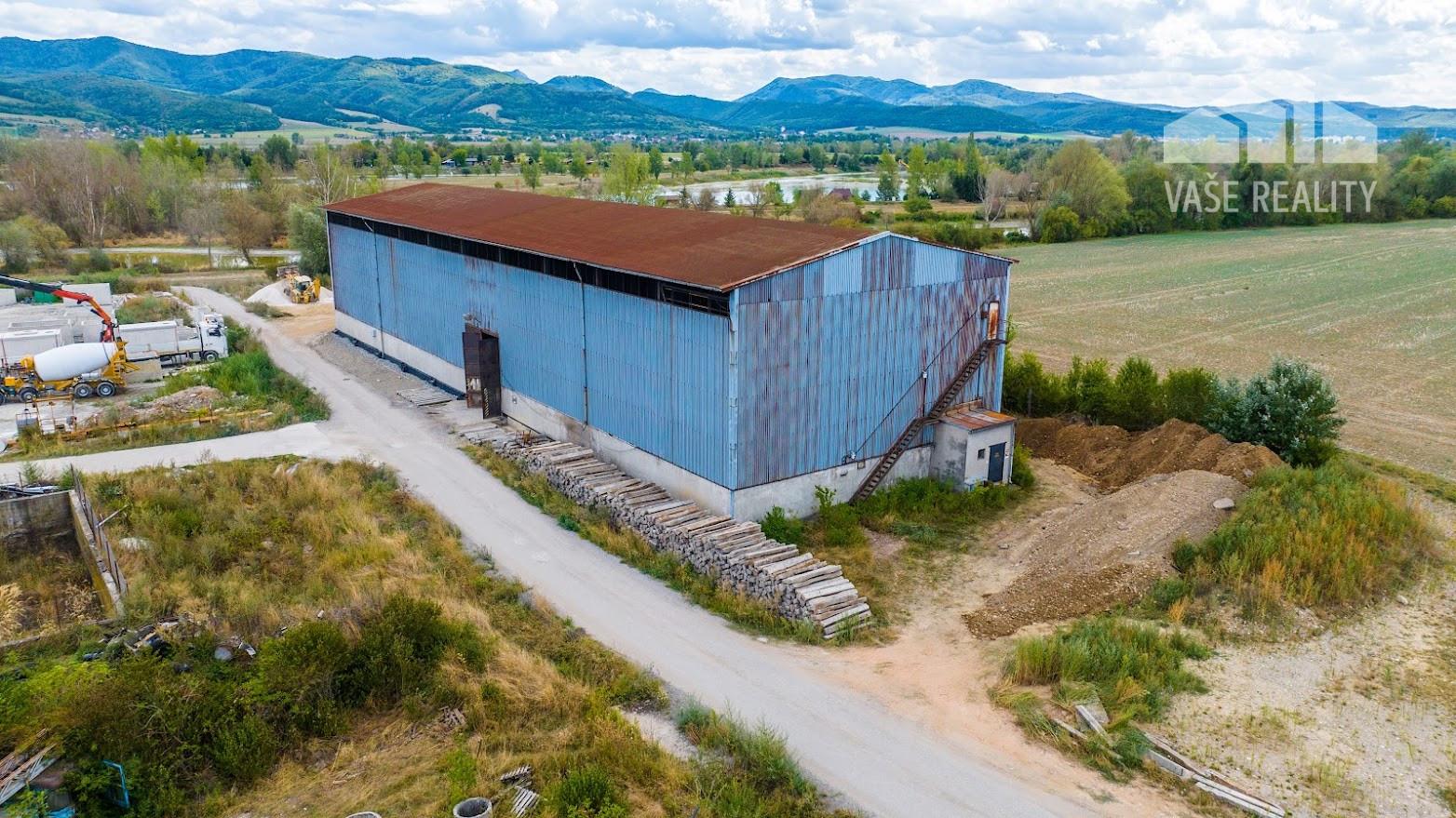 Komerčná budova okr. ILAVA, 6 km od diaľnice, pozemok 3700m2