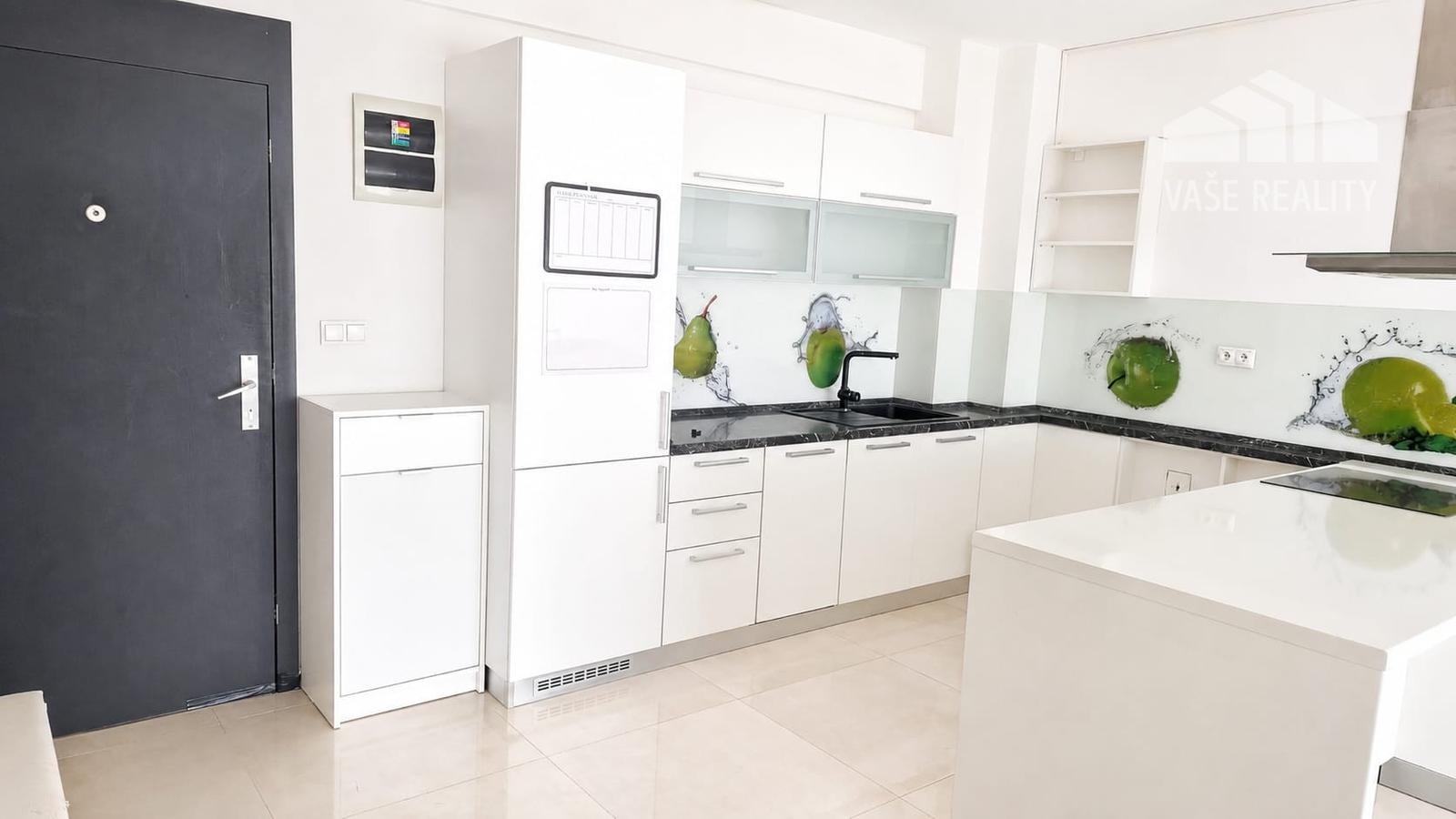 NA PREDAJ | MODERNÝ 2-IZBOVÝ BYT 57 m² | ORION – CENTRUM DUBNICE NAD VÁHOM | PODZEMNÉ PARKOVANIE 3 ROKY GRÁTIS – fotka 2