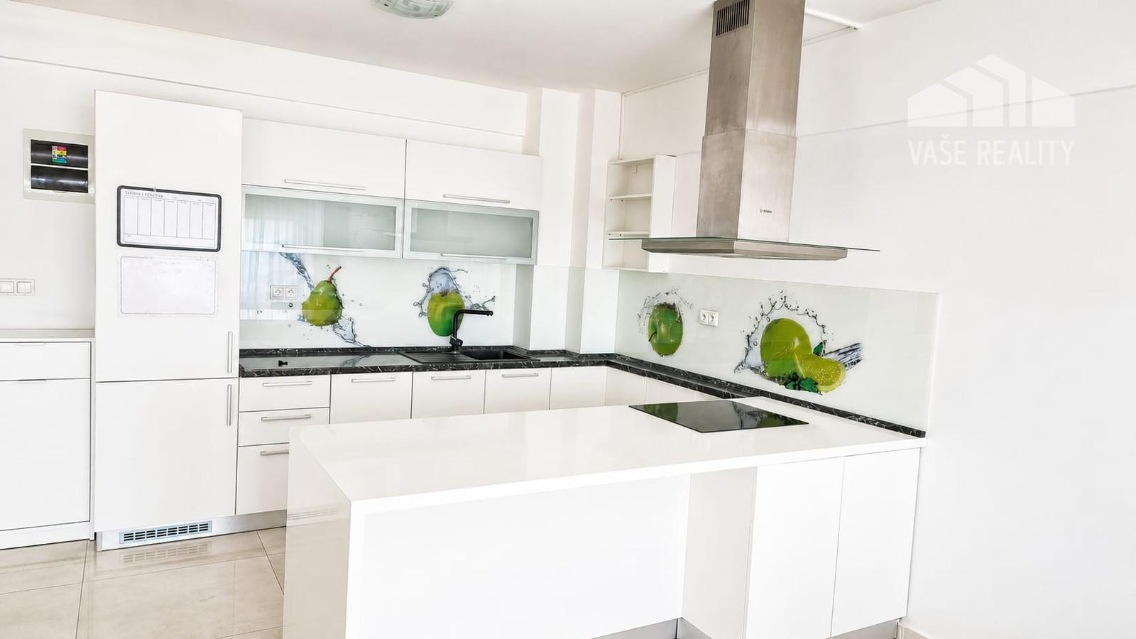 NA PREDAJ | MODERNÝ 2-IZBOVÝ BYT 57 m² | ORION – CENTRUM DUBNICE NAD VÁHOM | PODZEMNÉ PARKOVANIE 3 ROKY GRÁTIS
