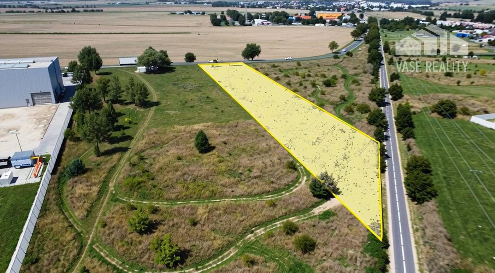 INVESTIČNÝ POZEMOK 2250 M2 NA PREDAJ – KRAKOVANY, časť STRÁŽE