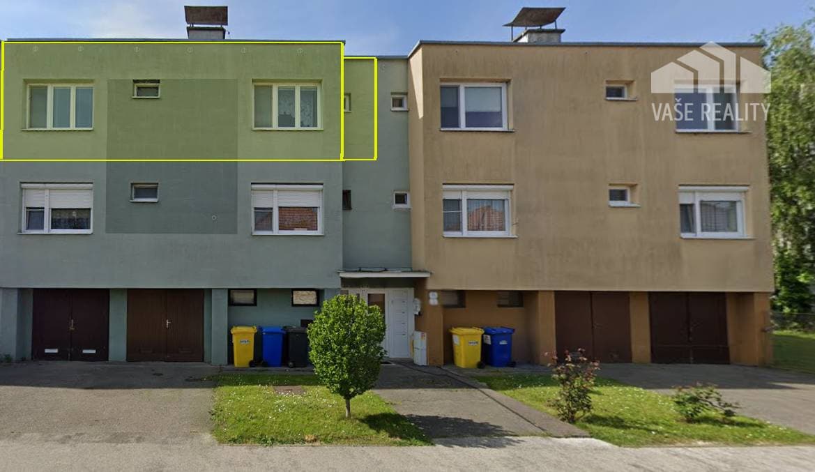 ***Takéto byty sa zvyčajne dedia, nie predávajú*** 3-izbový byt s balkónom, záhradou a garážou – Sadová ulica, Piešťany