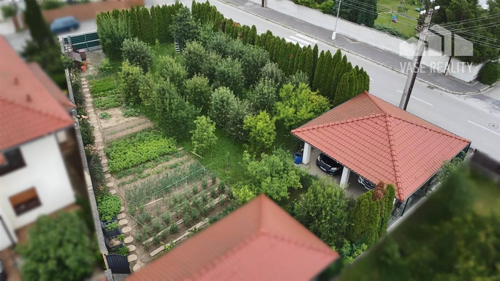 STAVEBNÝ POZEMOK S POVOLENÍM – ZAČNITE STAVAŤ OKAMŽITE (Piešťany, 575 m²)