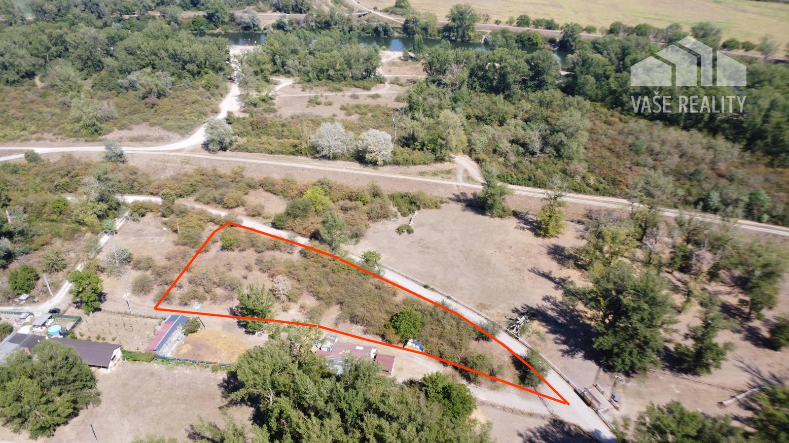 Rekreačný pozemok s výmerou 4 063 m² v atraktívnom prírodnom prostredí – Piešťany