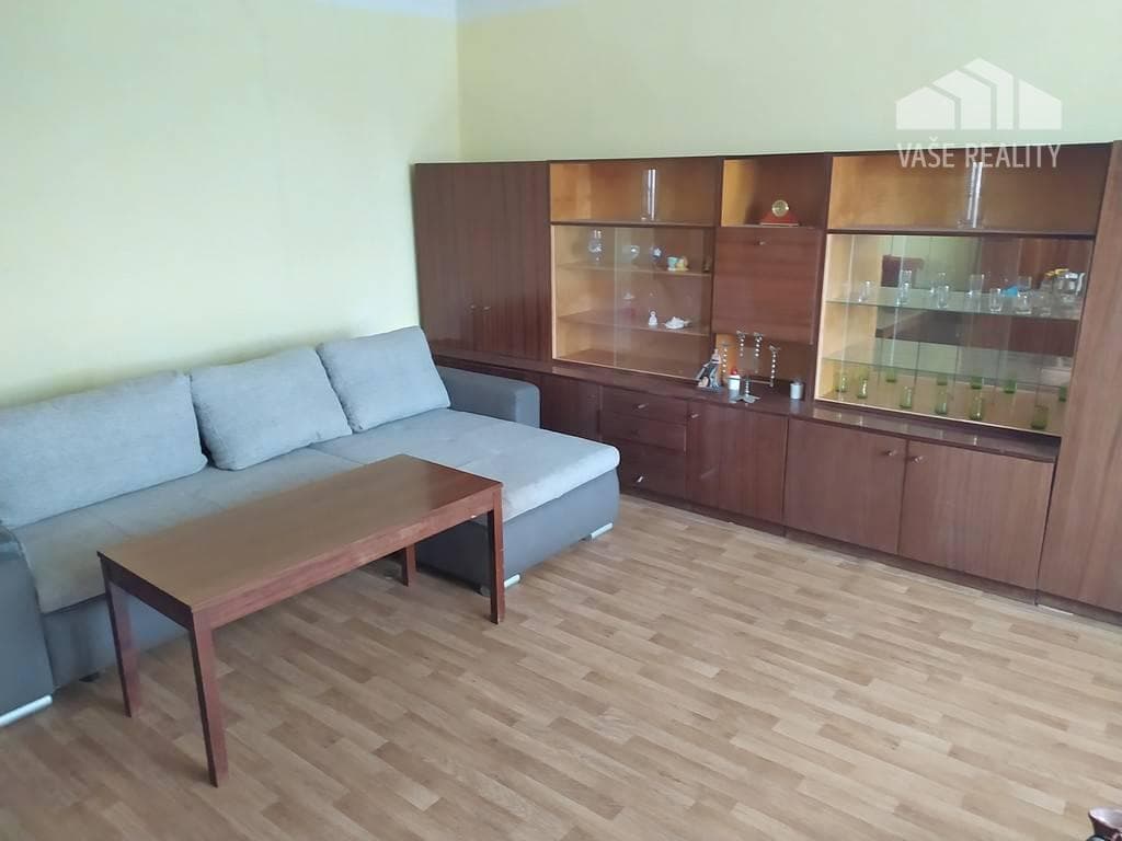 DVOJGENERAČNÝ DOM VO VRBOVOM – 270 m² + POZEMO355 m² | 169 000 € – fotka 2