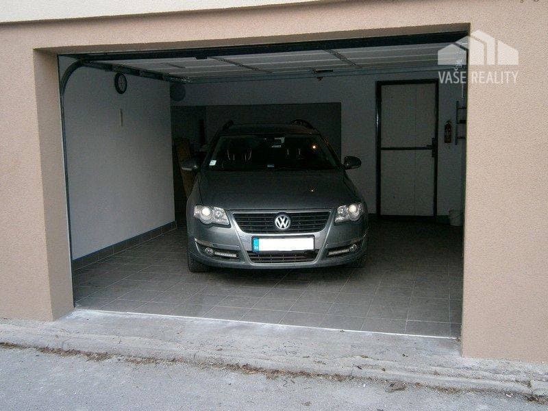 Na prenájom garáž 26m2 - Vodárenská ulica, Piešťany