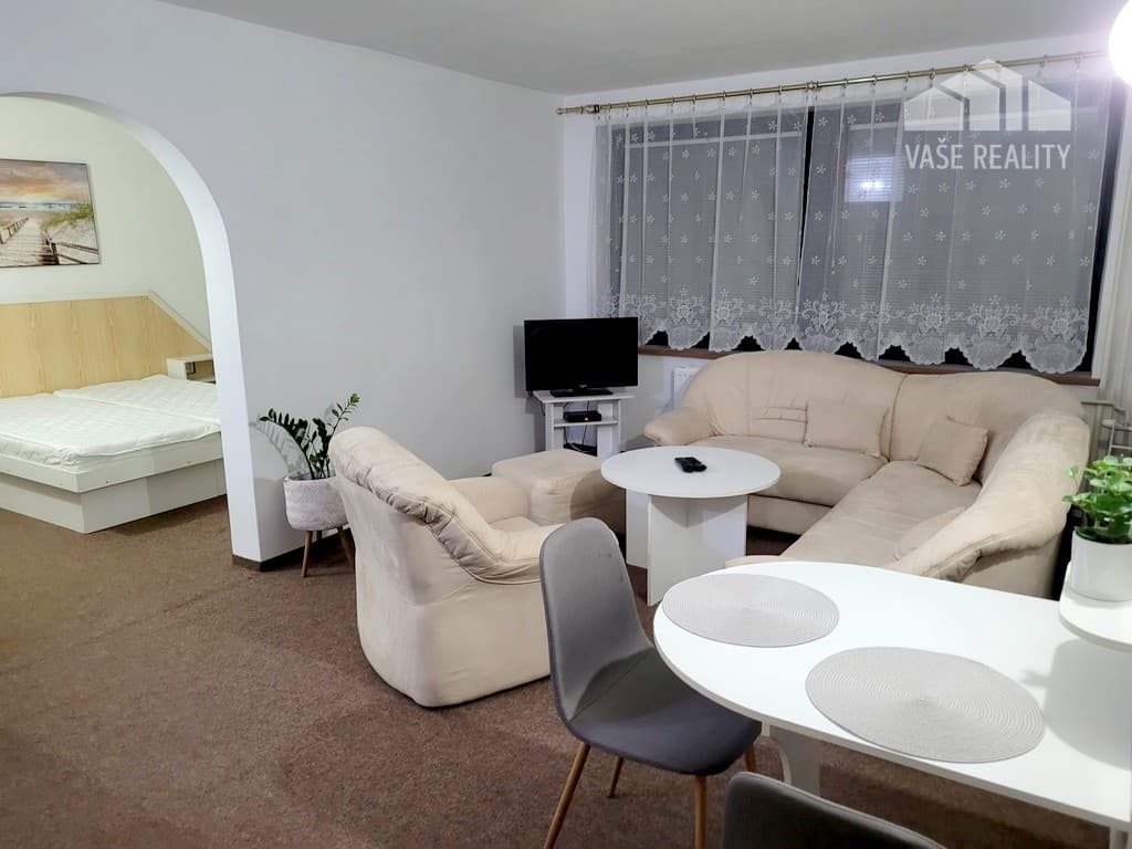 Prenájom 2 izbový byt s parkovaním Pod Párovcami, Piešťany. – fotka 2