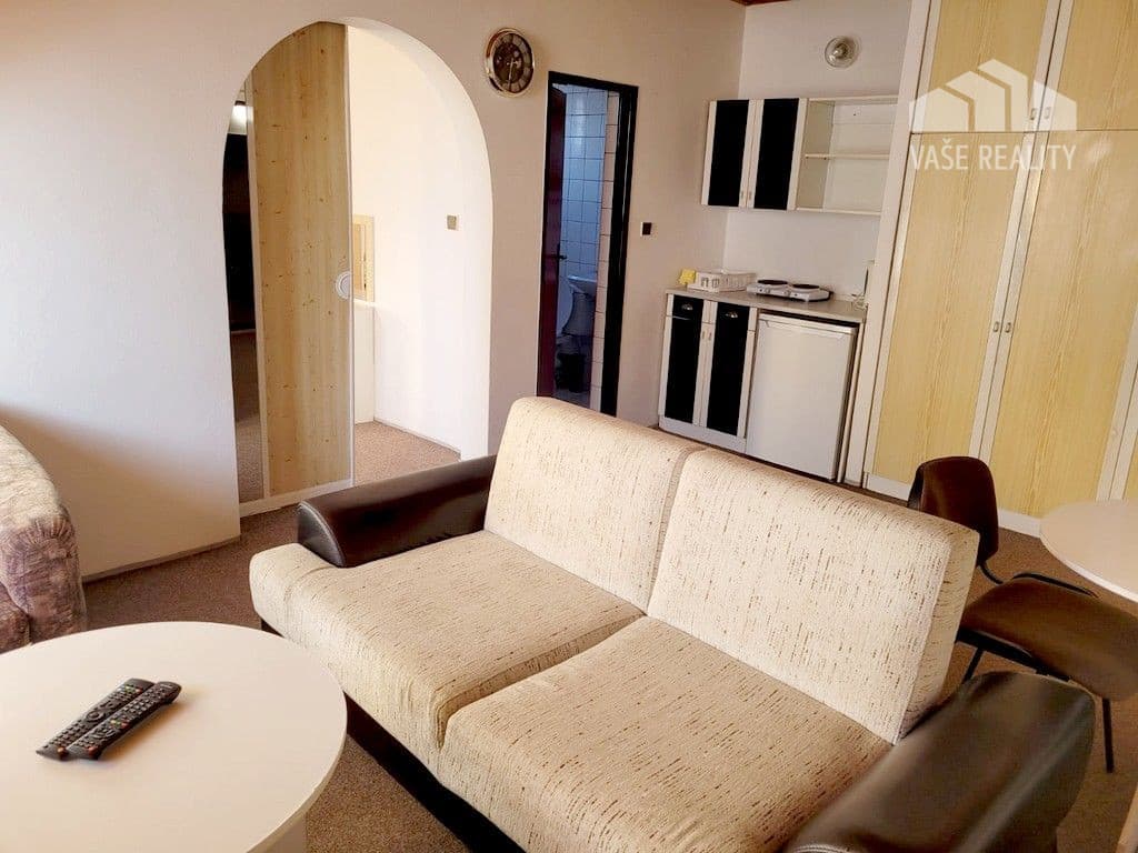 Na prenájom 2 izbový byt s parkovaním Pod Párovcami, Piešťany. – fotka 2