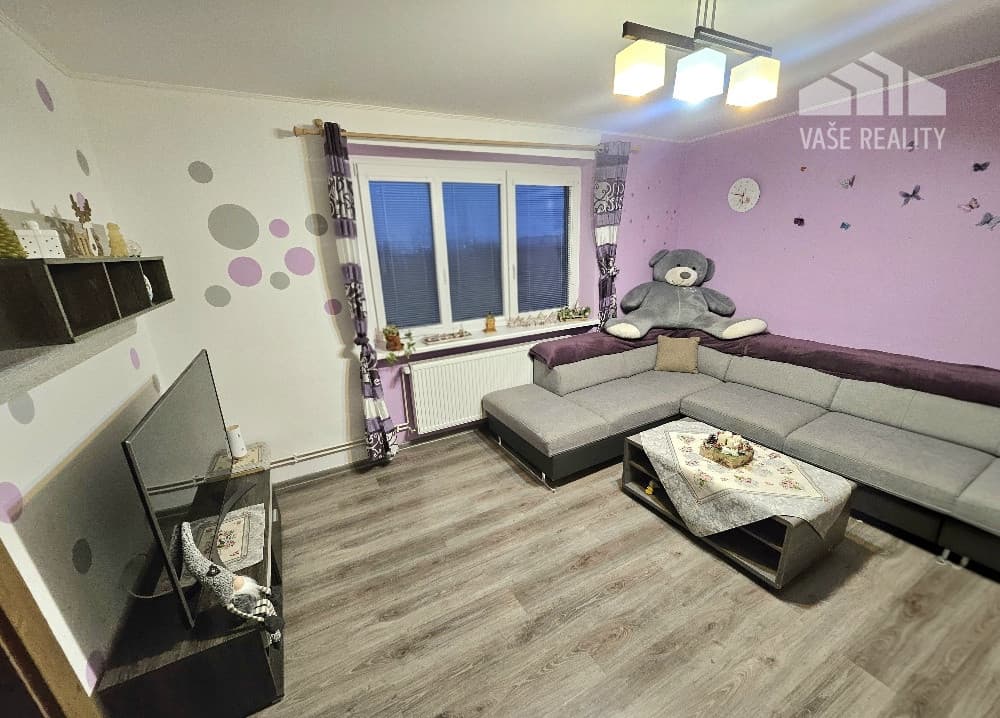RODINNÝ DOM- VEĽKÉ CHLIEVANY- POZEMOK 1001 m2- 5 IZBOVÝ