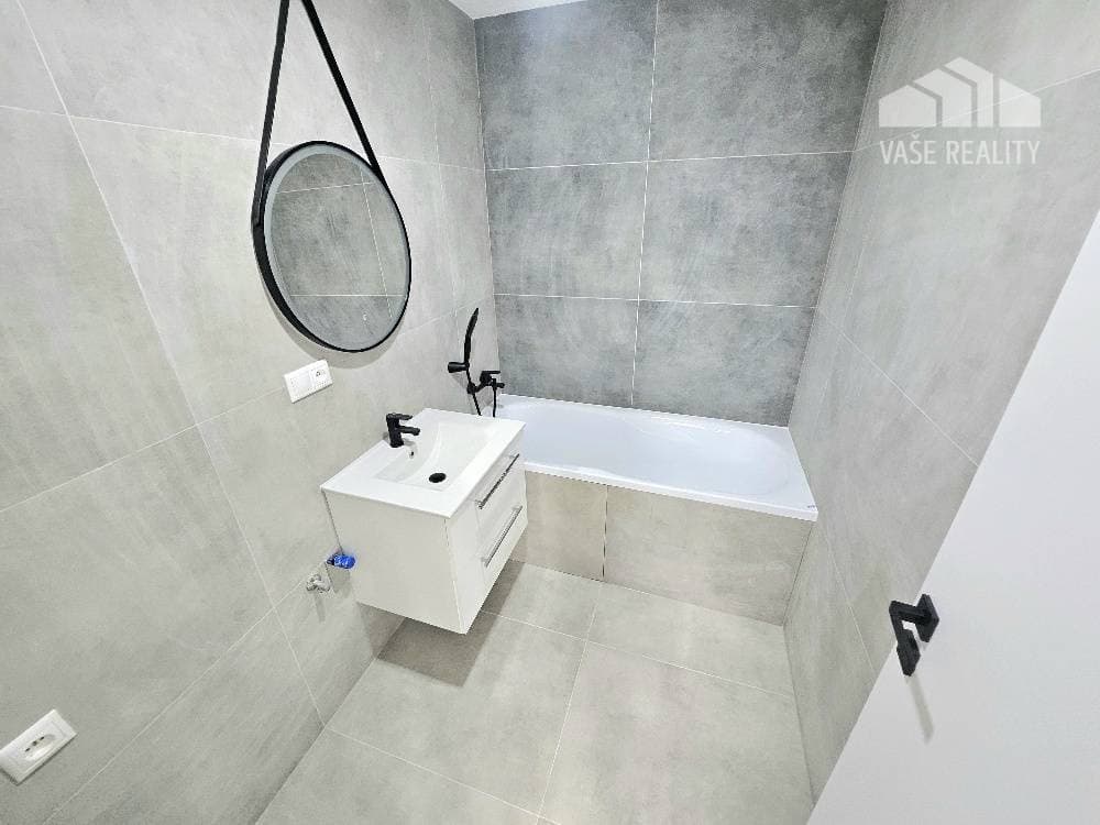 3 izbový byt Bánovce nad Bebravou/CENTRUM- STRED/NOVÁ REKONŠTRUKCIA