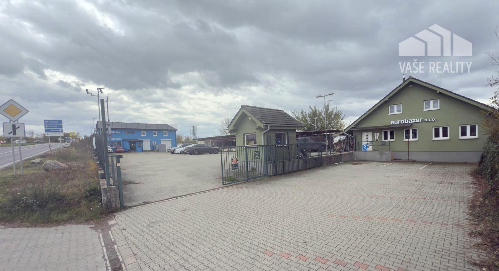Komerčný areál pri hlavnom ťahu –Bánovce nad Bebravou 2466m2 – fotka 2