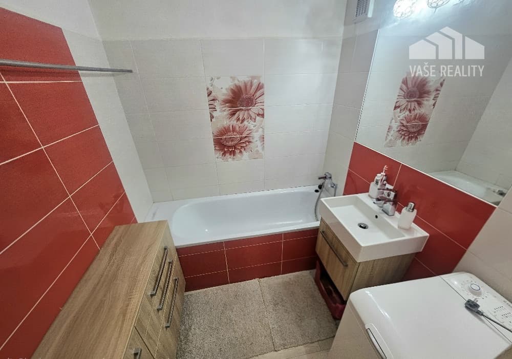 REZERVOVANÉ/1 izbový byt Bánovce nad Bebravou /DUBNIČKA/LOGGIA