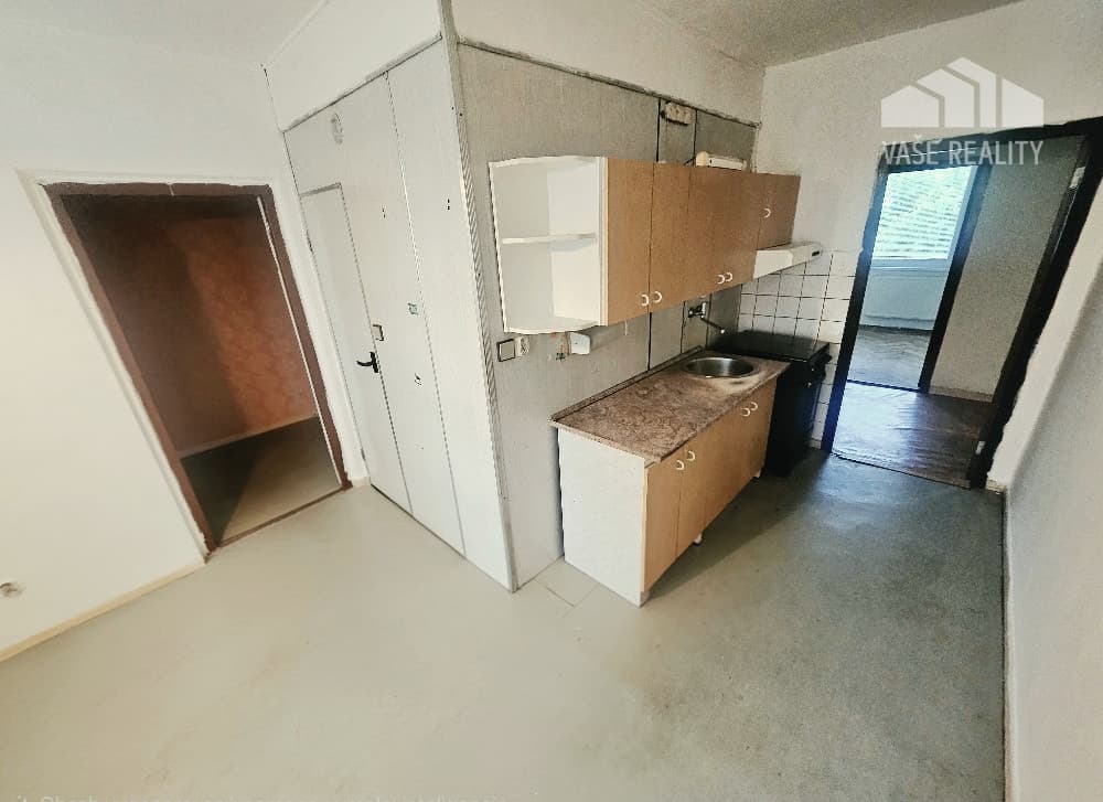 2,5 izbový byt Bánovce nad Bebravou/CENTRUM-STRED/PLASTOVÉ OKNÁ