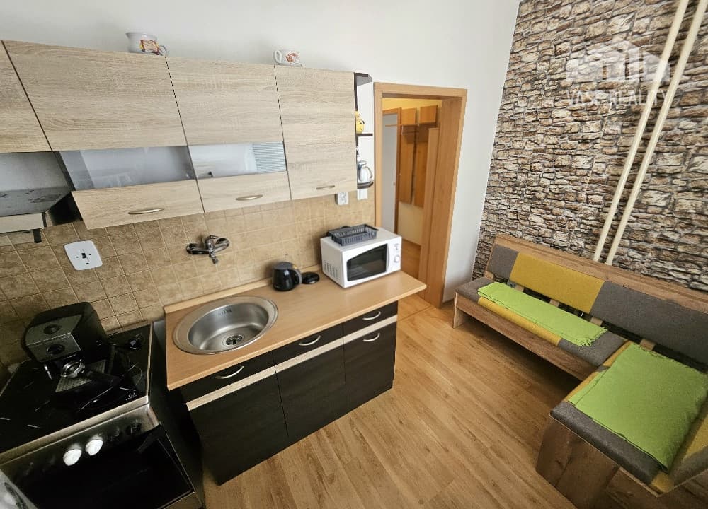 1 izbový byt Bánovce nad Bebravou /CENTRUM/LOGGIA/ZARIADENÝ – fotka 2